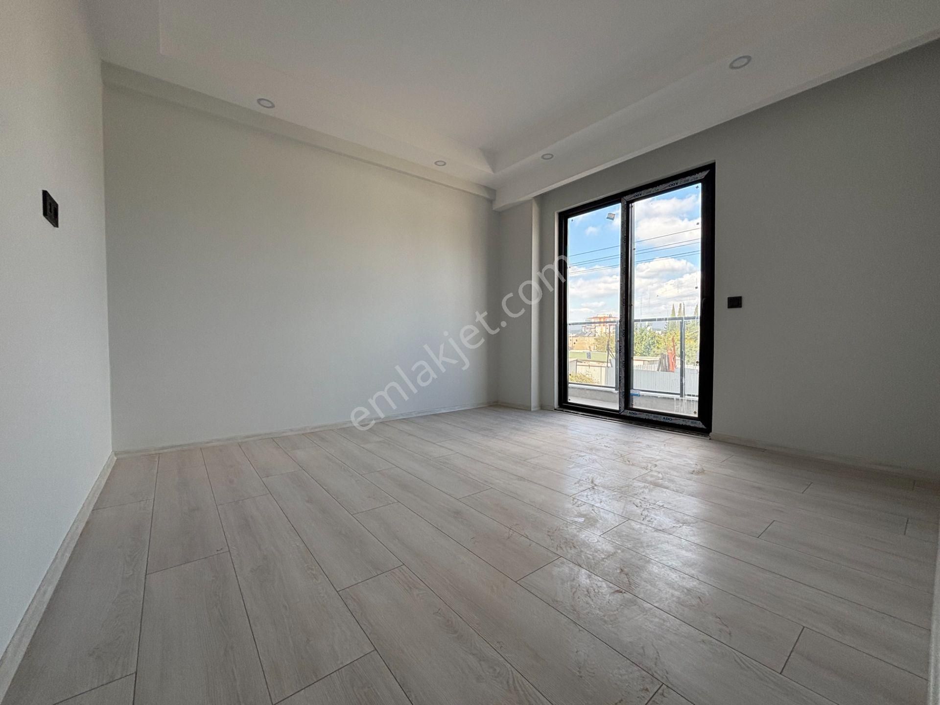 Cadde Üzerinde Yüzme Havuzu Ve Çocuk Oyun Alanı Bulunan Katta 3+1 Daire - Görsel 8