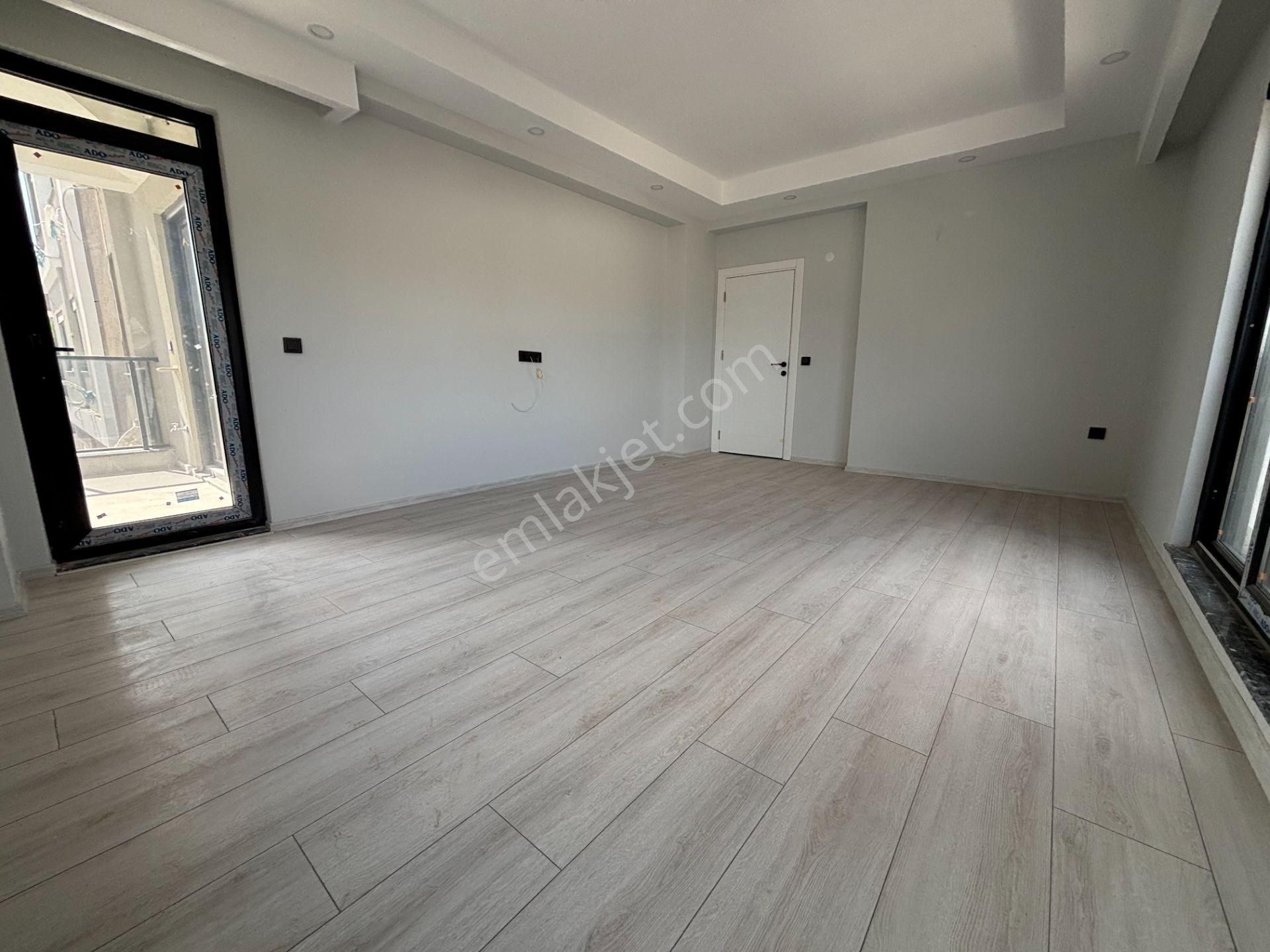 Cadde Üzerinde Yüzme Havuzu Ve Çocuk Oyun Alanı Bulunan Katta 3+1 Daire - Görsel 4