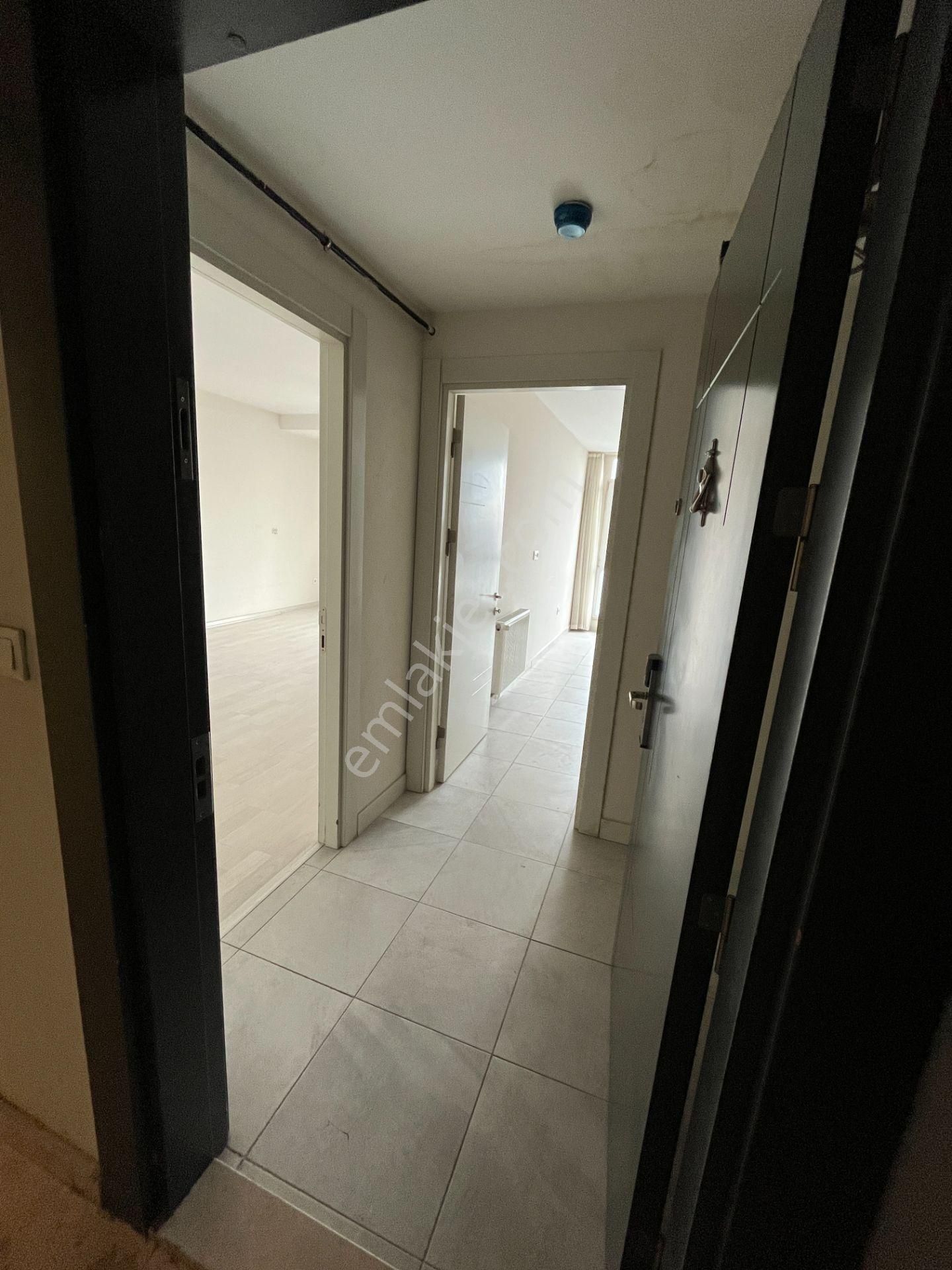 Çekmeköy'de Otoparklı Ve Havuzlu Lüks Site İçinde 2+1 Süperdaire - Görsel 27