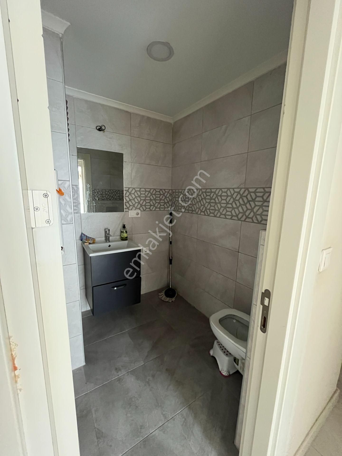 Çekmeköy'de Otoparklı Ve Havuzlu Lüks Site İçinde 2+1 Süperdaire - Görsel 17