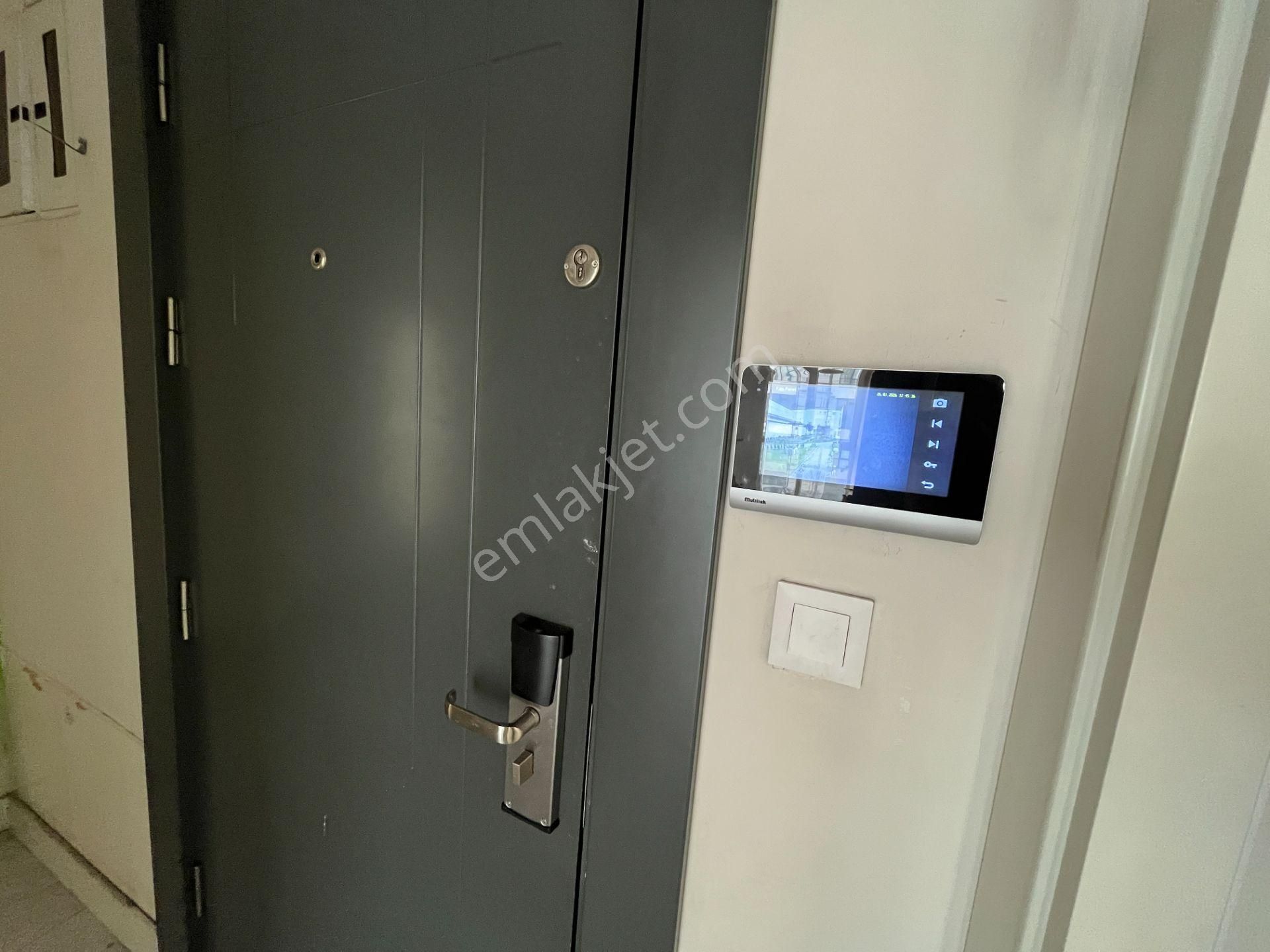 Çekmeköy'de Otoparklı Ve Havuzlu Lüks Site İçinde 2+1 Süperdaire - Görsel 25