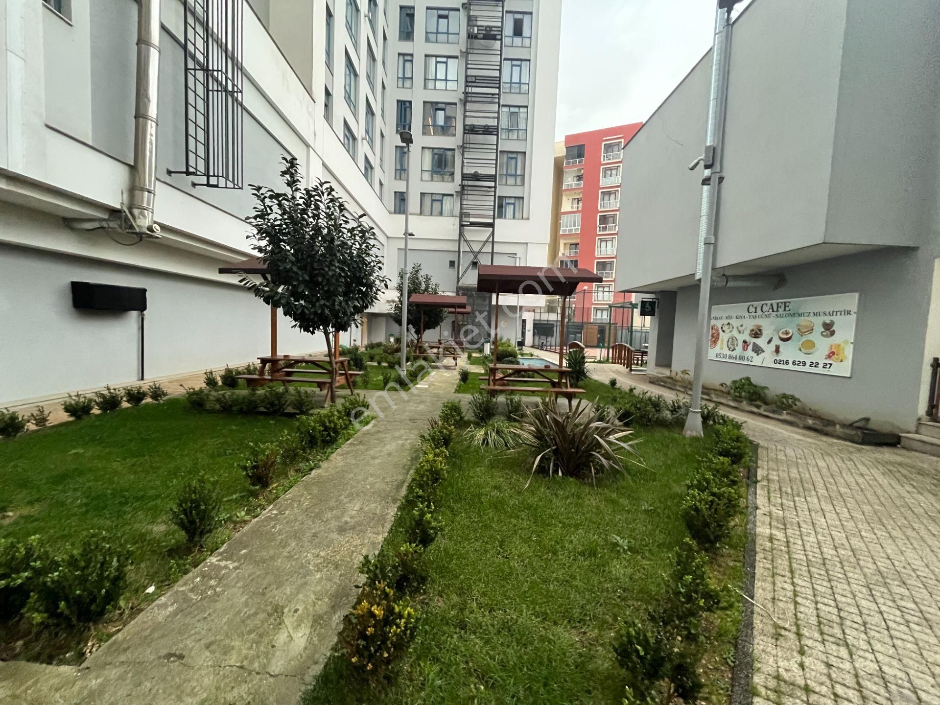 Çekmeköy'de Otoparklı Ve Havuzlu Lüks Site İçinde 2+1 Süperdaire - Görsel 2