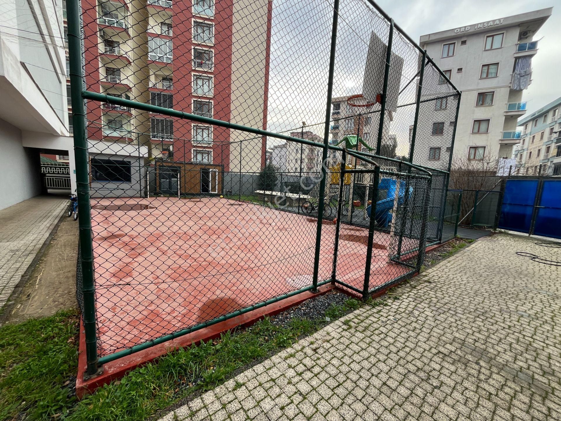 Çekmeköy'de Otoparklı Ve Havuzlu Lüks Site İçinde 2+1 Süperdaire - Görsel 5