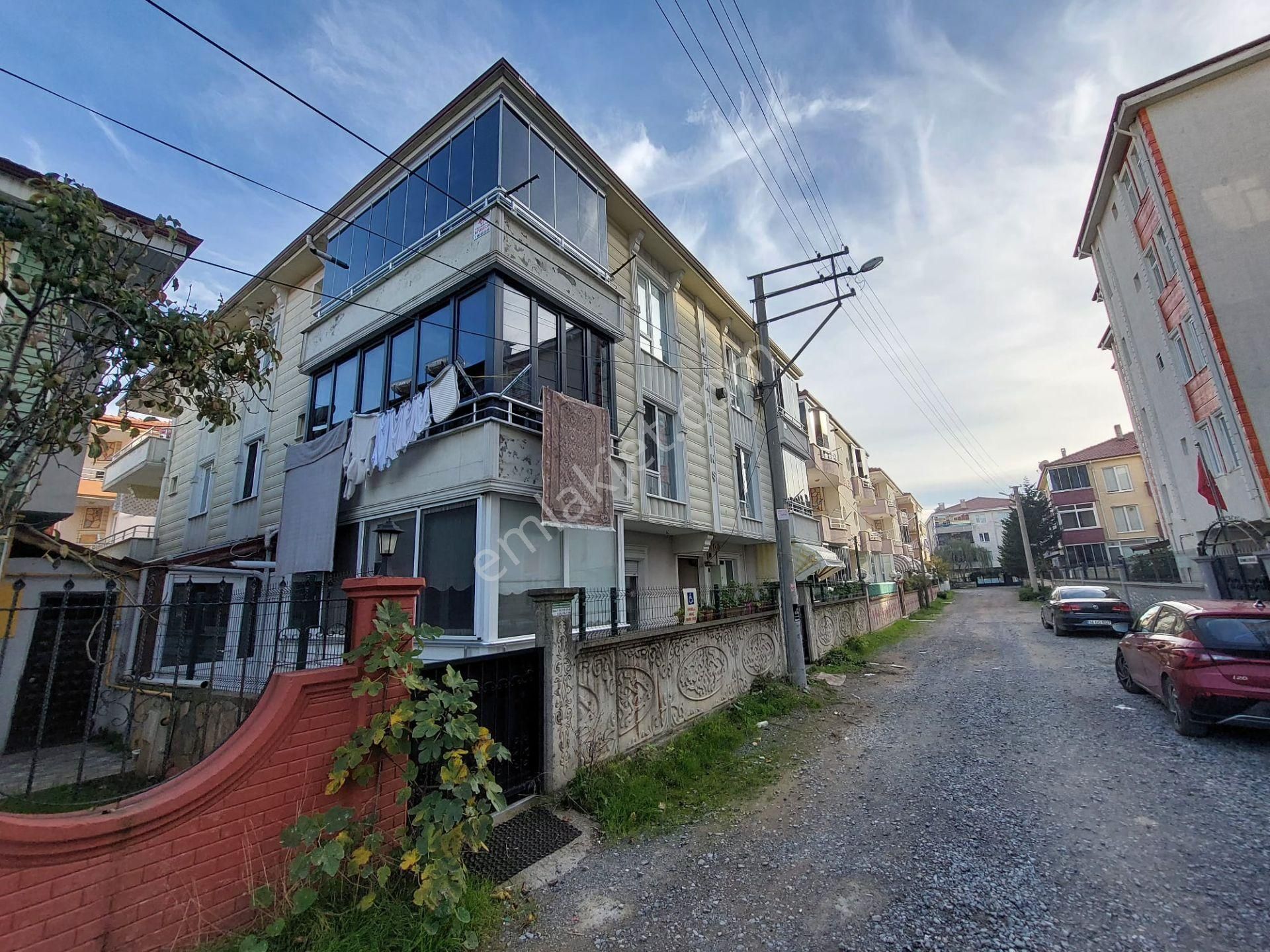 Karasu 32 Evlerde Kombi Petekli Cam Balkonlu 1+1 Satılık Daire - Görsel 2