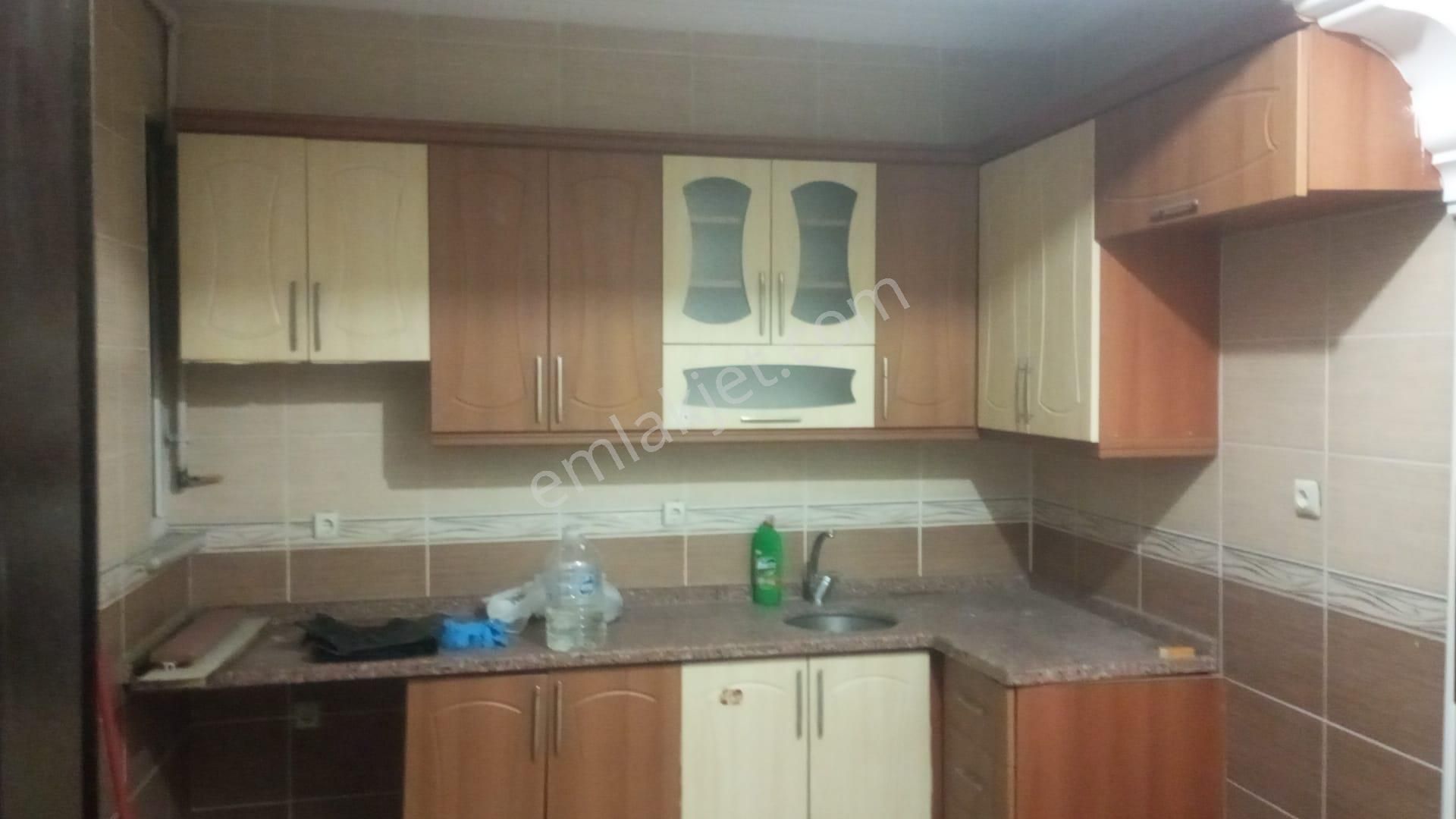 Esenler Fatih Mahallesinde Kiralık 2+1 Yeni Boyalı Temiz Daire - Görsel 4