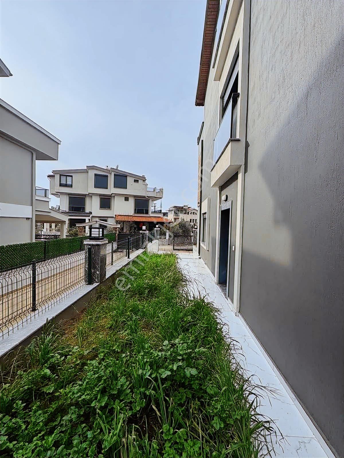 Otoparklı, Önü Açık, Deniz Manzaralı Sıfır Köşe Villa - Görsel 23