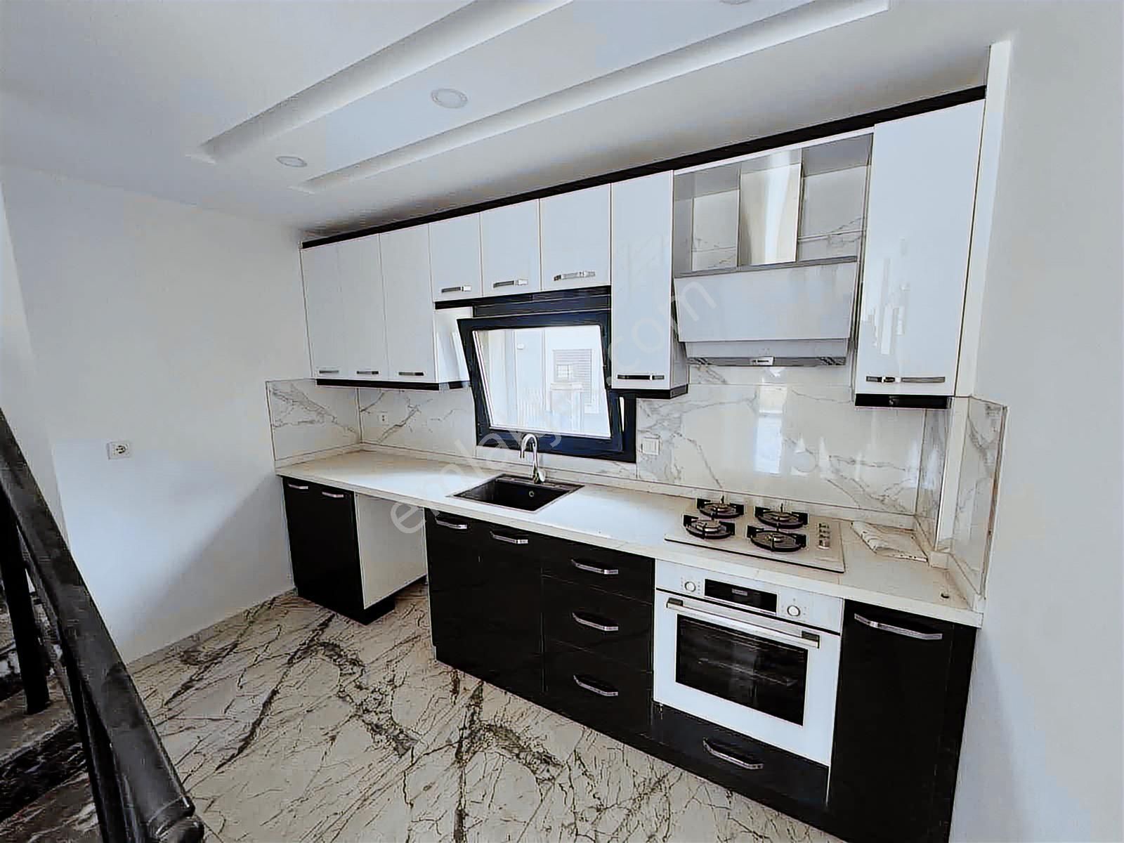 Otoparklı, Önü Açık, Deniz Manzaralı Sıfır Köşe Villa - Görsel 26