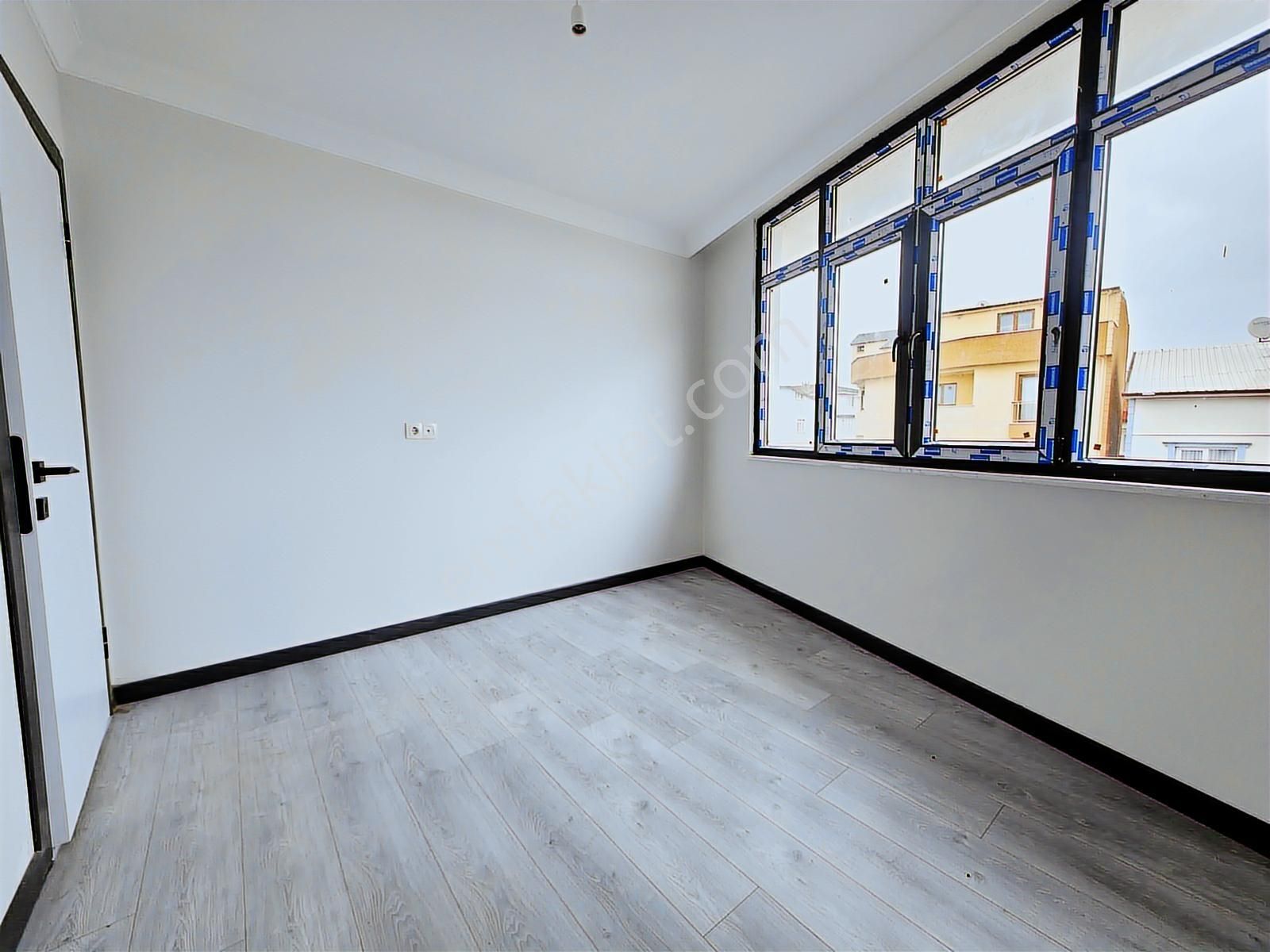 Kozanovadan Salı Pazarı Caddesine Cephe 3+1 Satılık Sıfır Arakat - Görsel 3