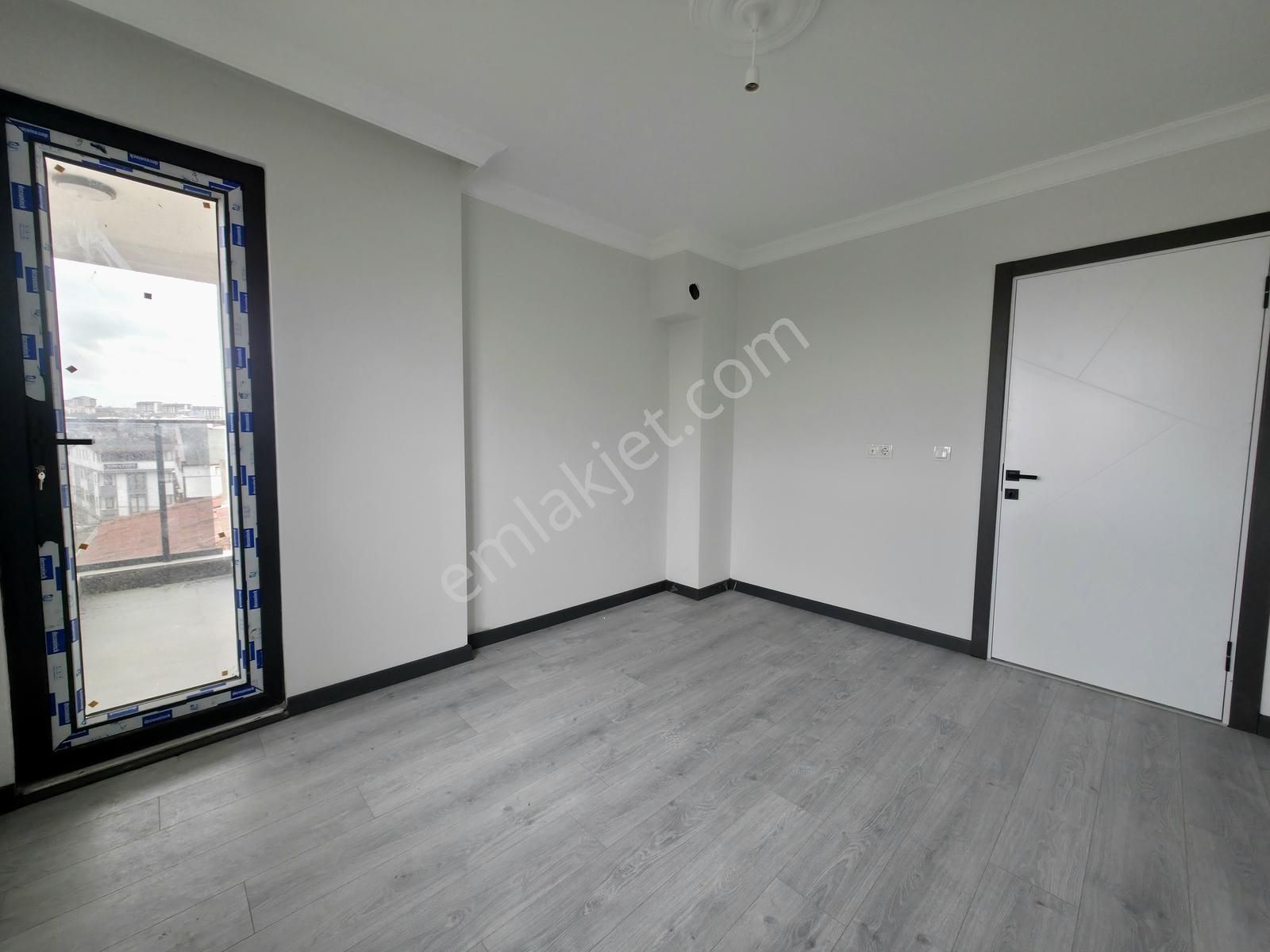 Kozanovadan Salı Pazarı Caddesine Cephe 3+1 Satılık Sıfır Arakat - Görsel 7