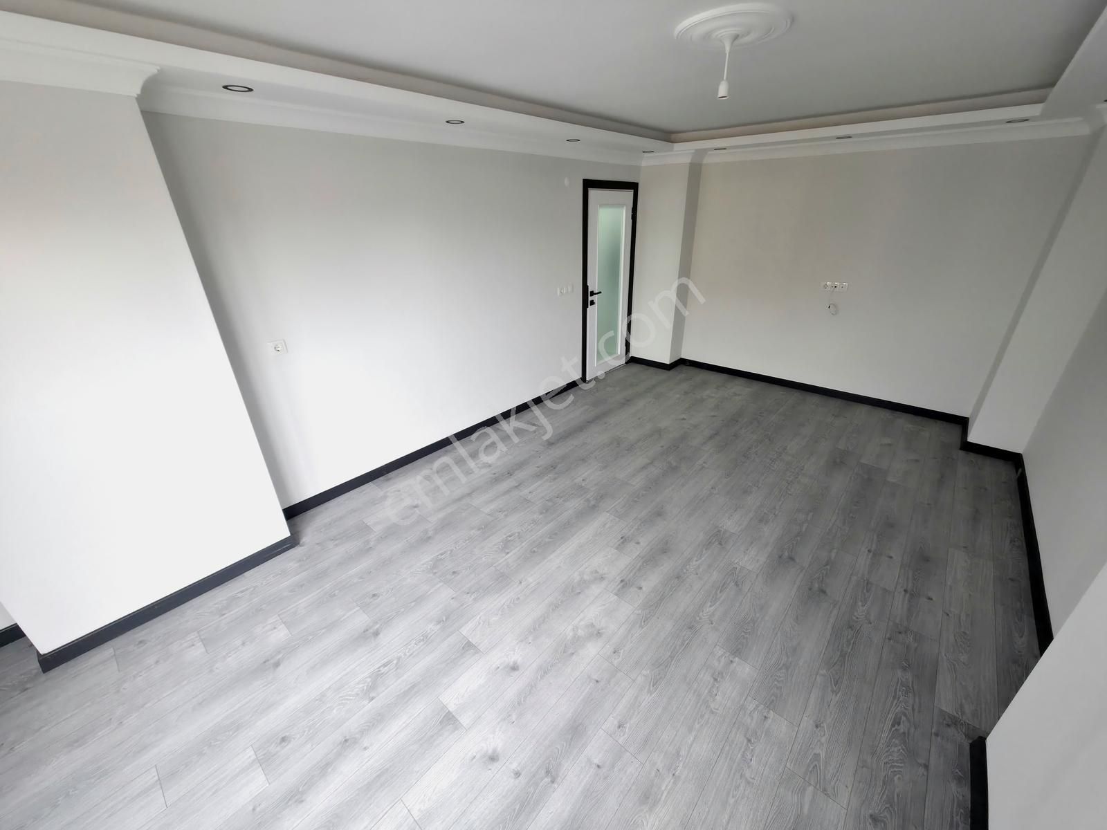 Kozanovadan Salı Pazarı Caddesine Cephe 3+1 Satılık Sıfır Arakat - Görsel 4