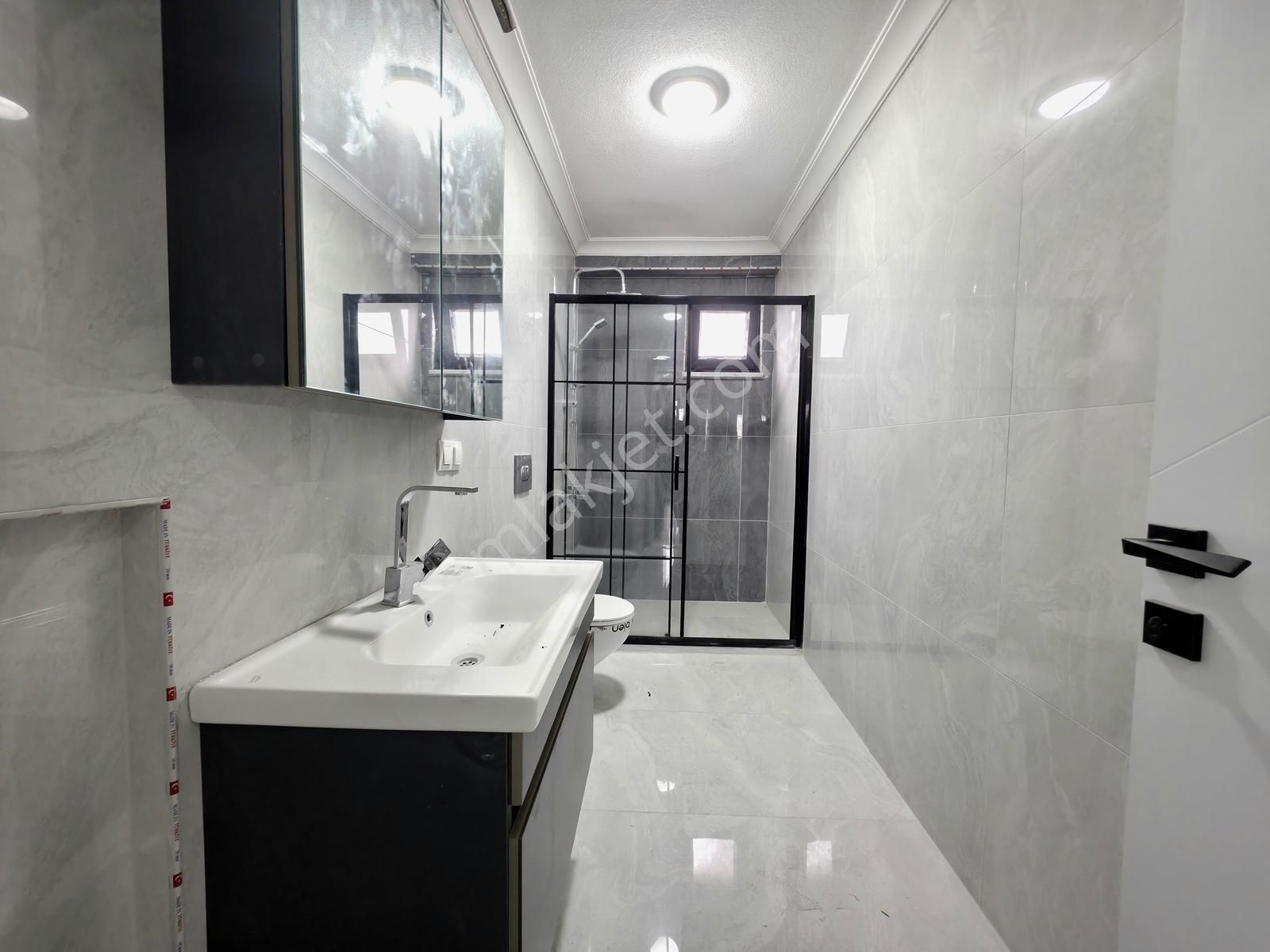 Kozanovadan Salı Pazarı Caddesine Cephe 3+1 Satılık Sıfır Arakat - Görsel 8