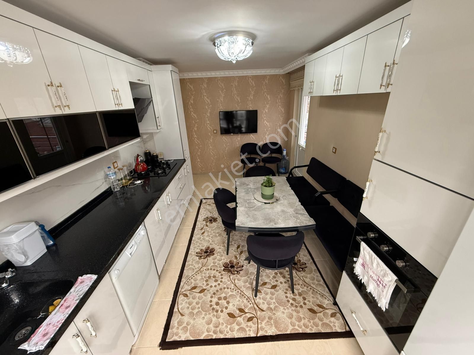 Kanuni Mahallesinde Geniş M2 Asansörlü Katta Fırsat !!!! - Görsel 3