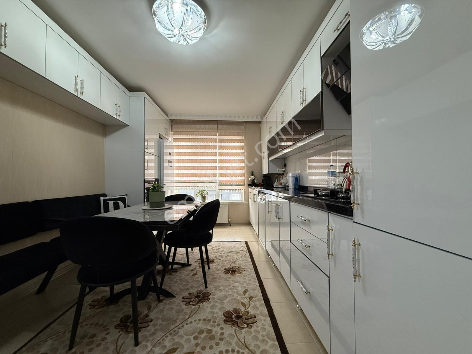 Kanuni Mahallesinde Geniş M2 Asansörlü Katta Fırsat !!!! - Görsel 7