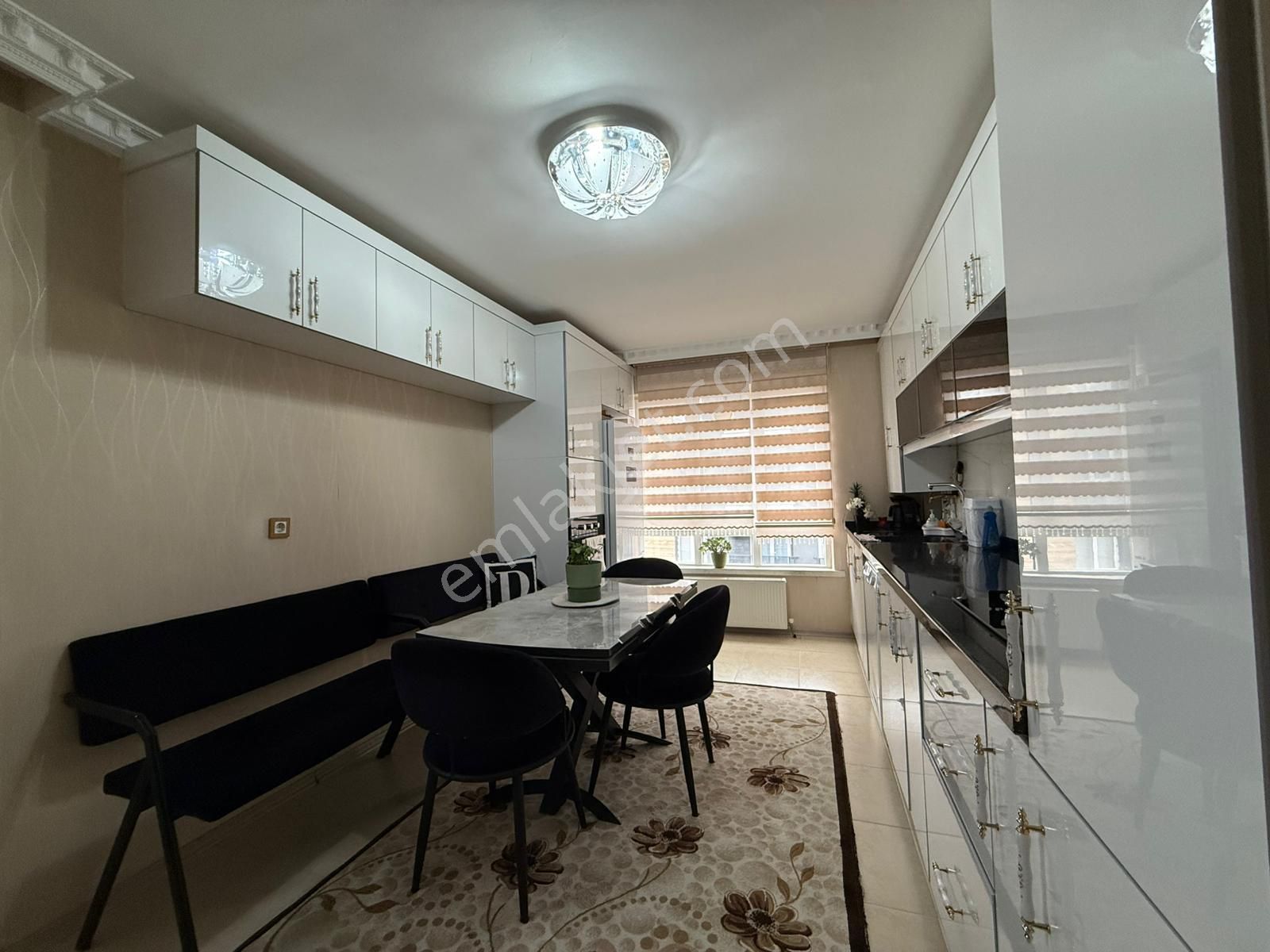 Kanuni Mahallesinde Geniş M2 Asansörlü Katta Fırsat !!!! - Görsel 4