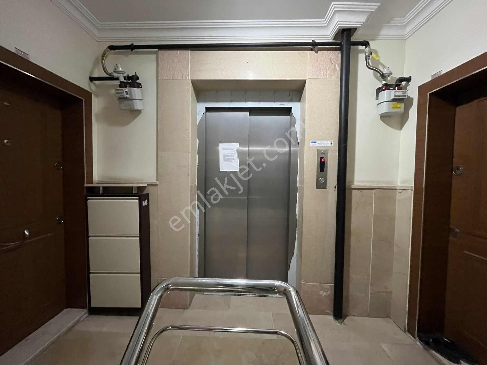 Yüce'den▓ 3+1 Güney.c 145m2 Kullanım Alanlı 45 M2 Özel Teraslı - Görsel 3