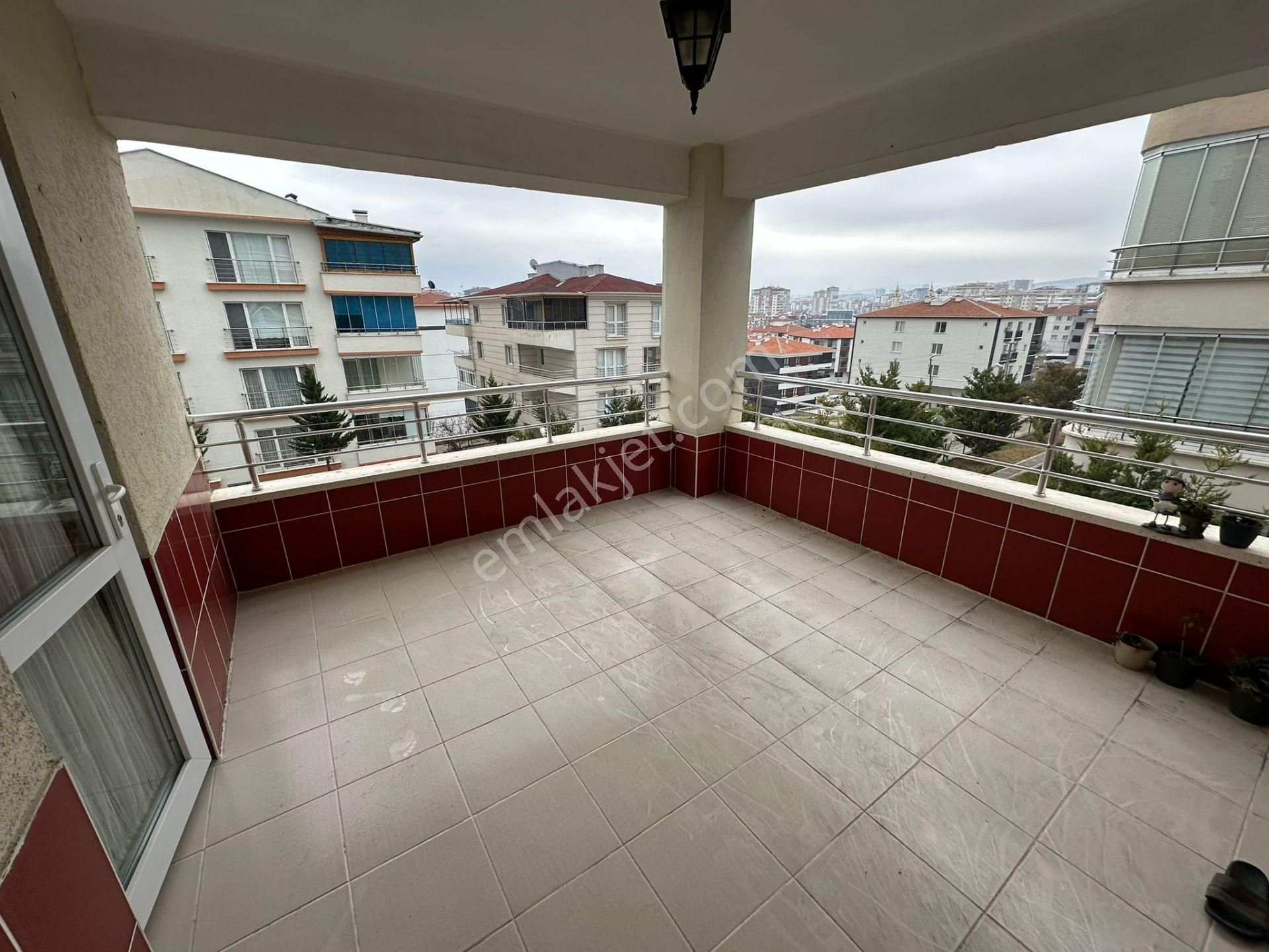 Acil Satılık__kent Konseyi Yanı__160m2__teras Balkonlu Arakat - Görsel 20