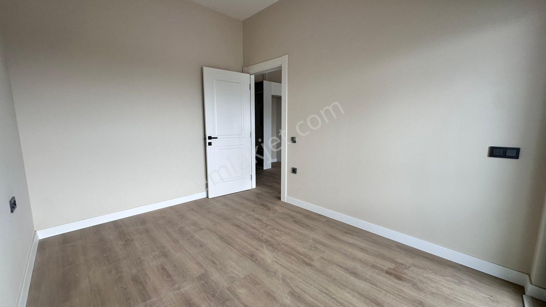 Altınova Metro Avm-agora-ikea Karşısı 1+1 Plaza Ofis&büro&daireler - Görsel 14