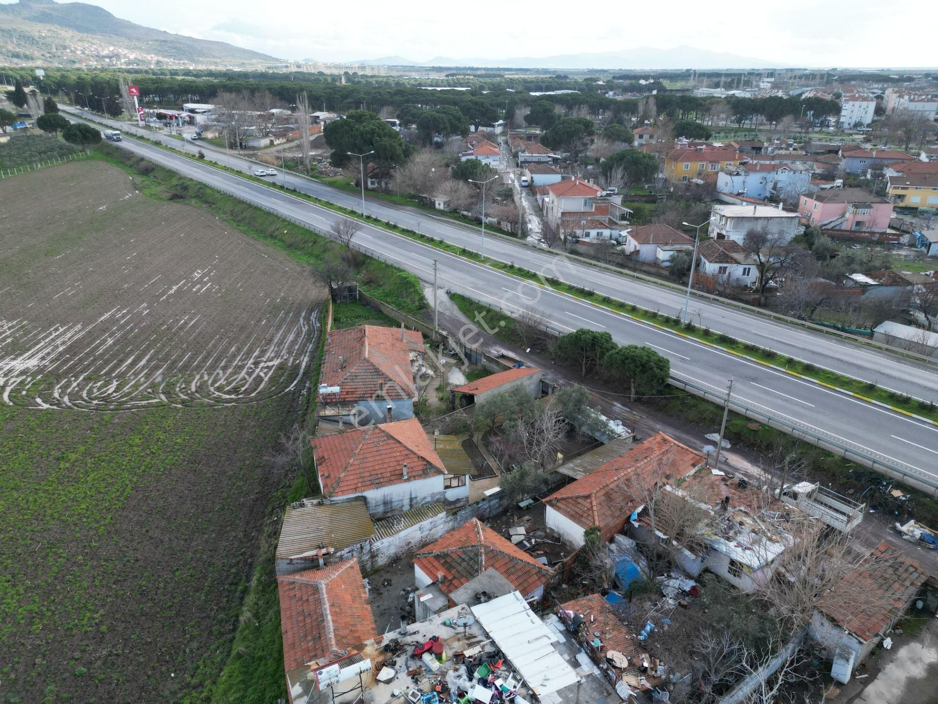 Rota'dan | Yatırımlık Fırsat |ana Yol Üzerinde | Tek Parsel 3 Ev - Görsel 2