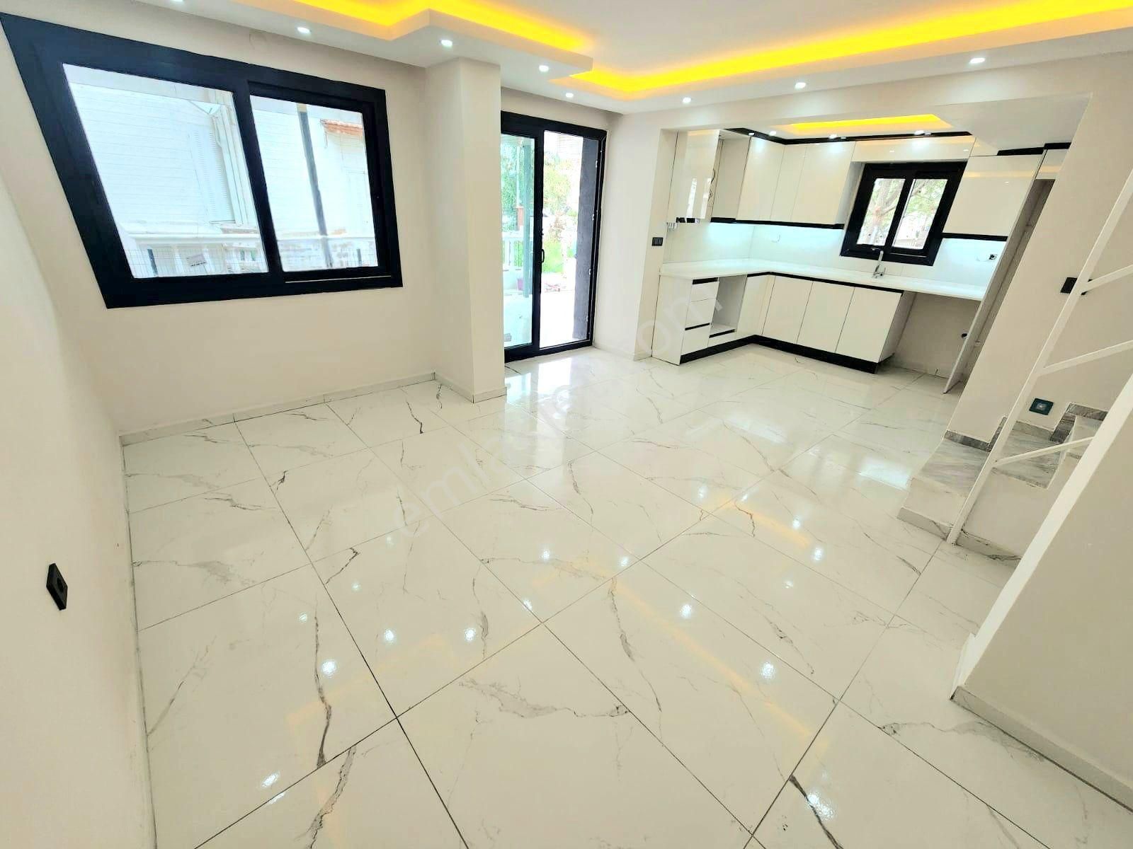 Güzelçamlı Venüs Plajı'na Yürüme Satılık Köşe Geniş Bahçeli - Görsel 15