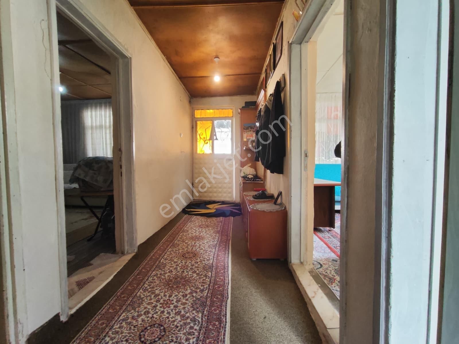 Cadde Üzerinde 2+1 Müstakil Ev Köşe Parsel Satılık Hisseli Tapu - Görsel 14