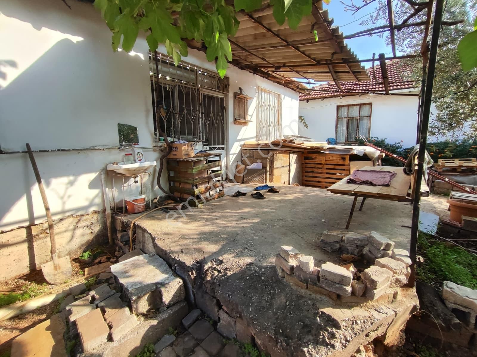 Cadde Üzerinde 2+1 Müstakil Ev Köşe Parsel Satılık Hisseli Tapu - Görsel 6