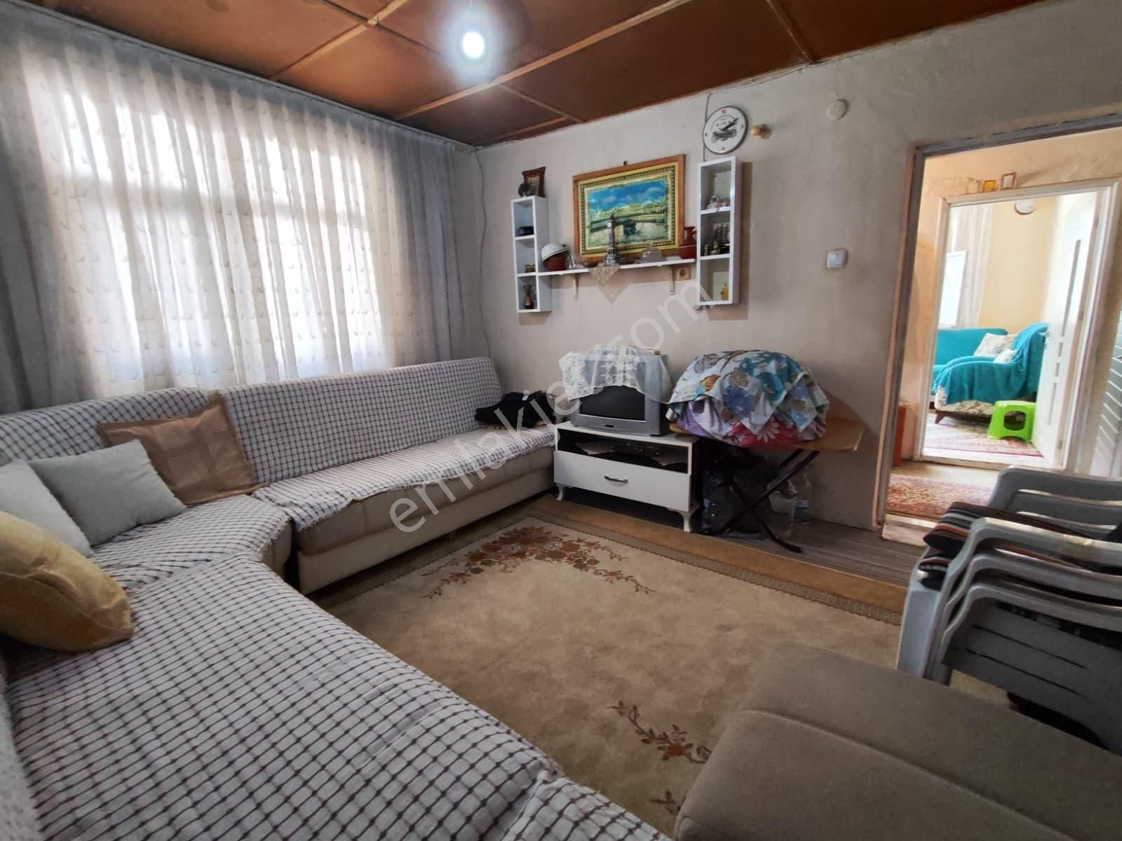 Cadde Üzerinde 2+1 Müstakil Ev Köşe Parsel Satılık Hisseli Tapu - Görsel 18