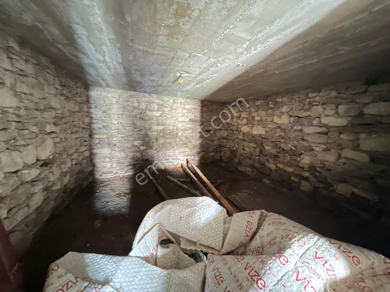 Milas Çakıralan’da 1143 M² Müstakil Bahçeli, 2 Katlı, Ahırlı Ev - Görsel 14