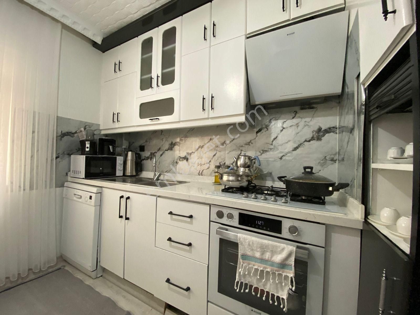 Akşemsettinde 3+1 Yapılı Kaçırılmayacak Daire!!