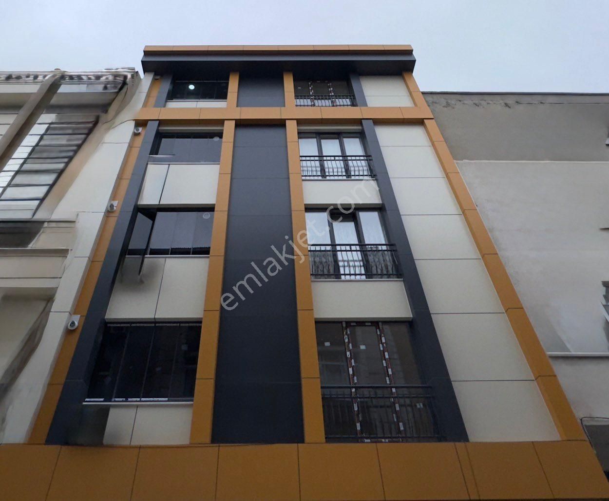 Zafer Yapıdan Satılık Sıfır Ortakat Daire 4.kat 2+1 95m2 Tranvayın Dibinde Sultangazi Cebeci Mahde