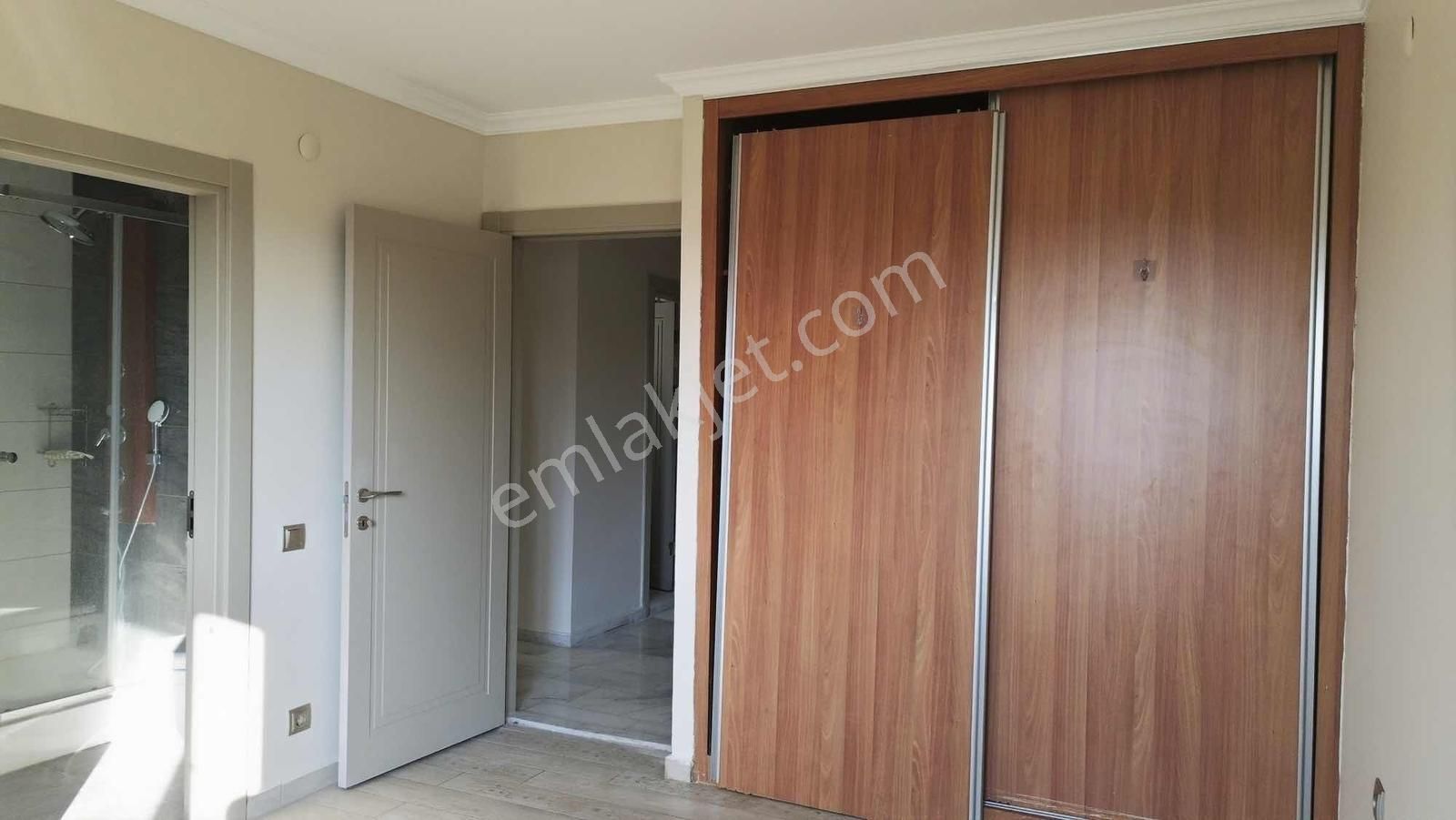 Bornova Evka 3 Ortakköy Sitesi 5+1 Lüks Tripleks Villa - Görsel 25