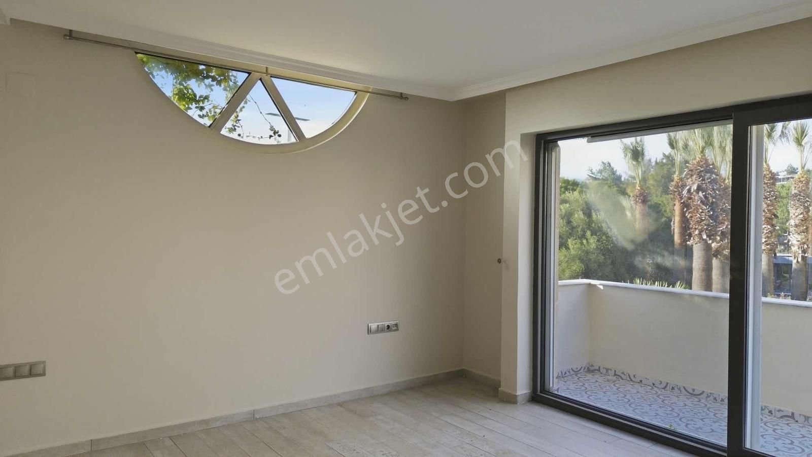 Bornova Evka 3 Ortakköy Sitesi 5+1 Lüks Tripleks Villa - Görsel 35