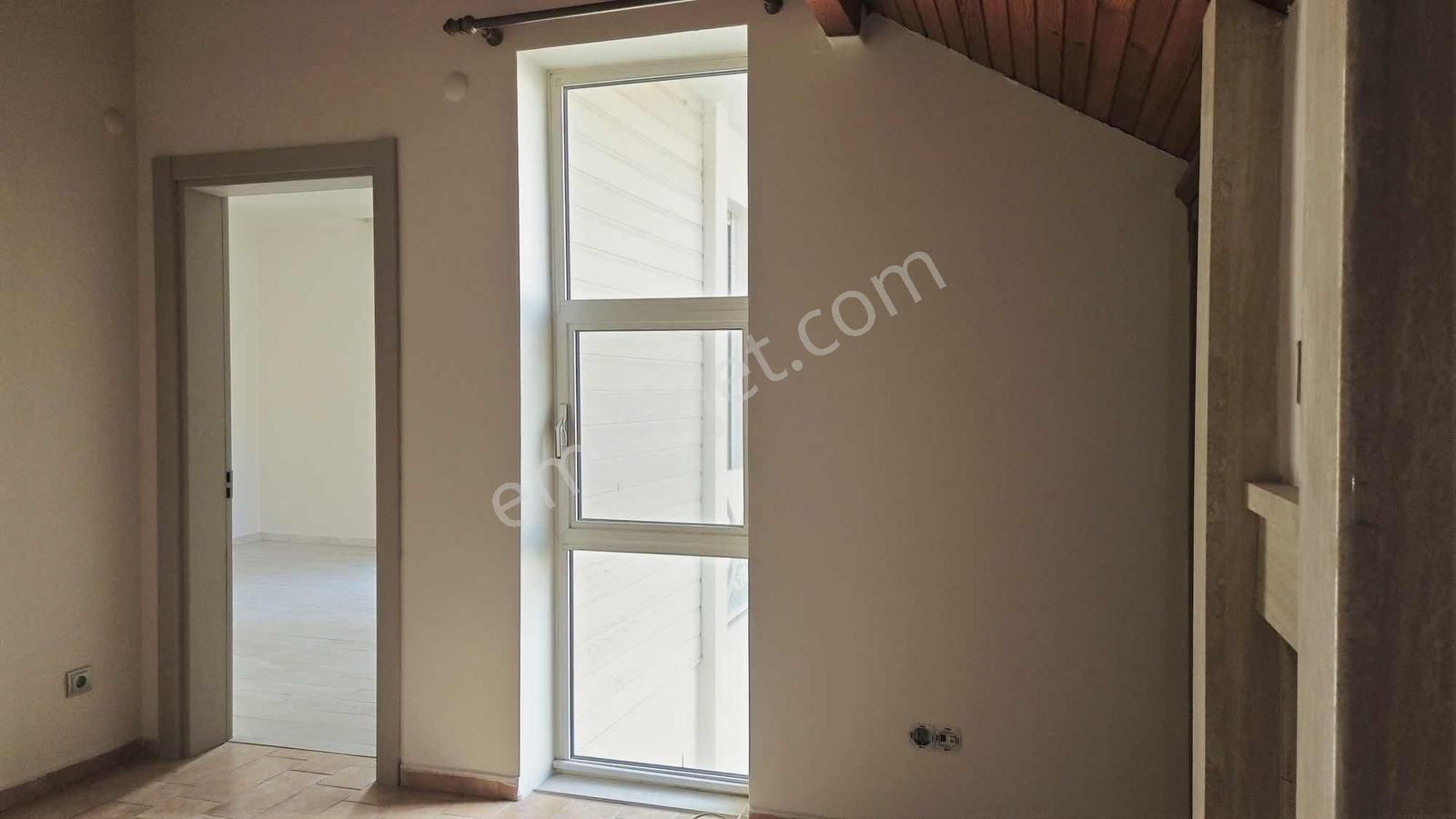 Bornova Evka 3 Ortakköy Sitesi 5+1 Lüks Tripleks Villa - Görsel 29