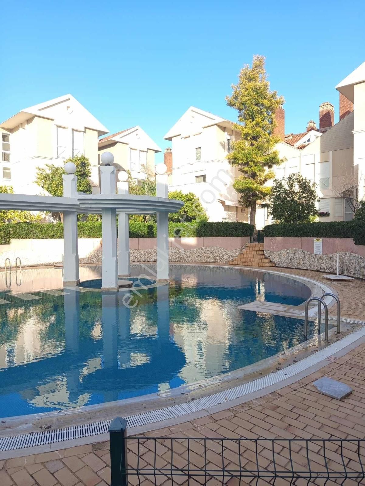 Bornova Evka 3 Ortakköy Sitesi 5+1 Lüks Tripleks Villa - Görsel 16