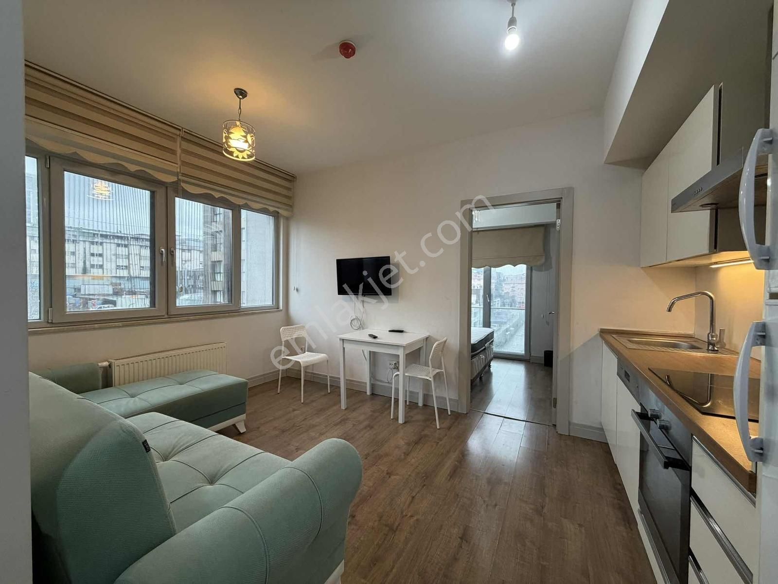 Suryapı Corridor'da 1+1 51m2 Eşyalı Site İçi Cepheli Daire