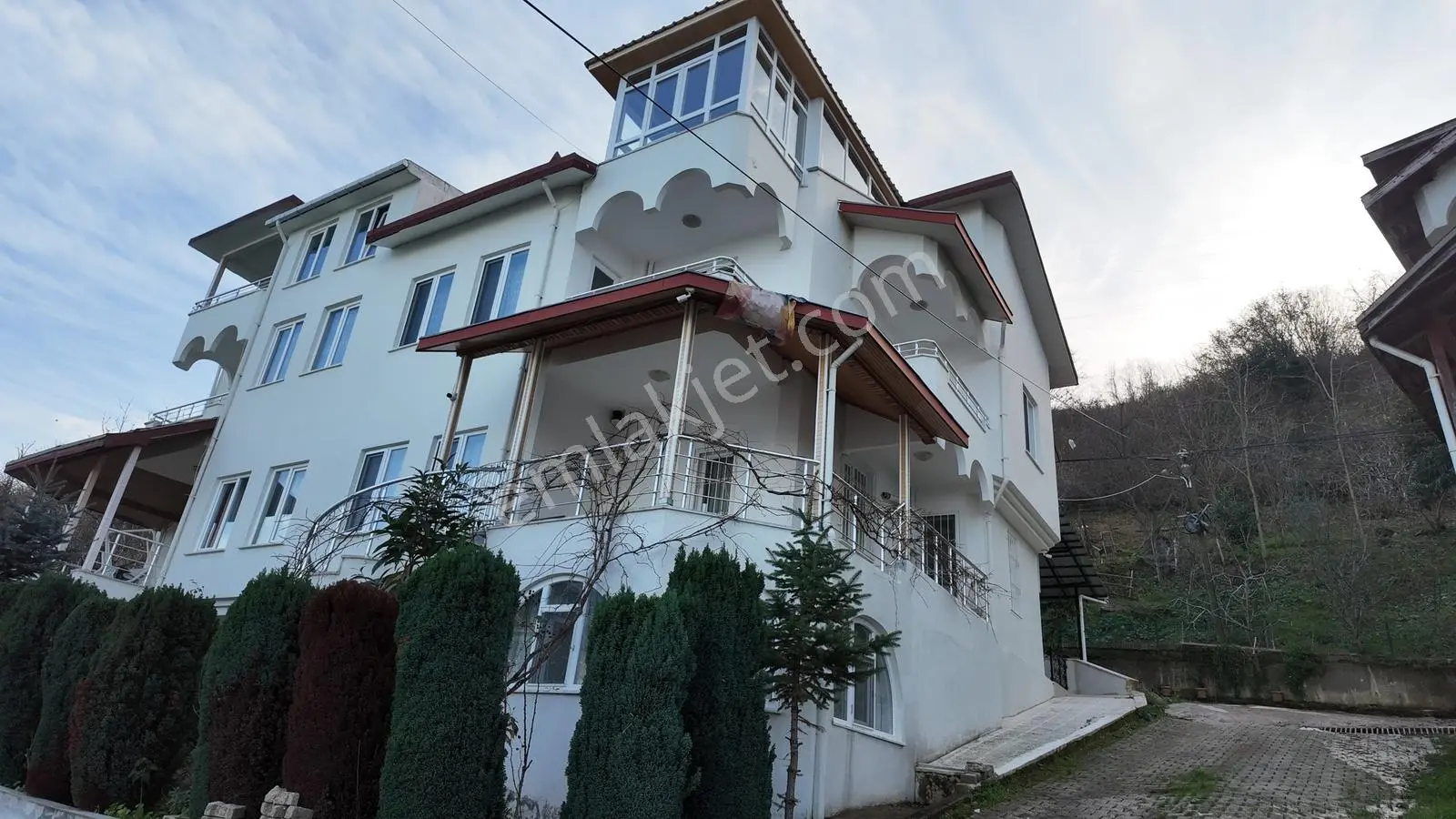 Gülyalı'da Eşsiz Konumda, Eşyalı, Tripleks Villa Fırsatı