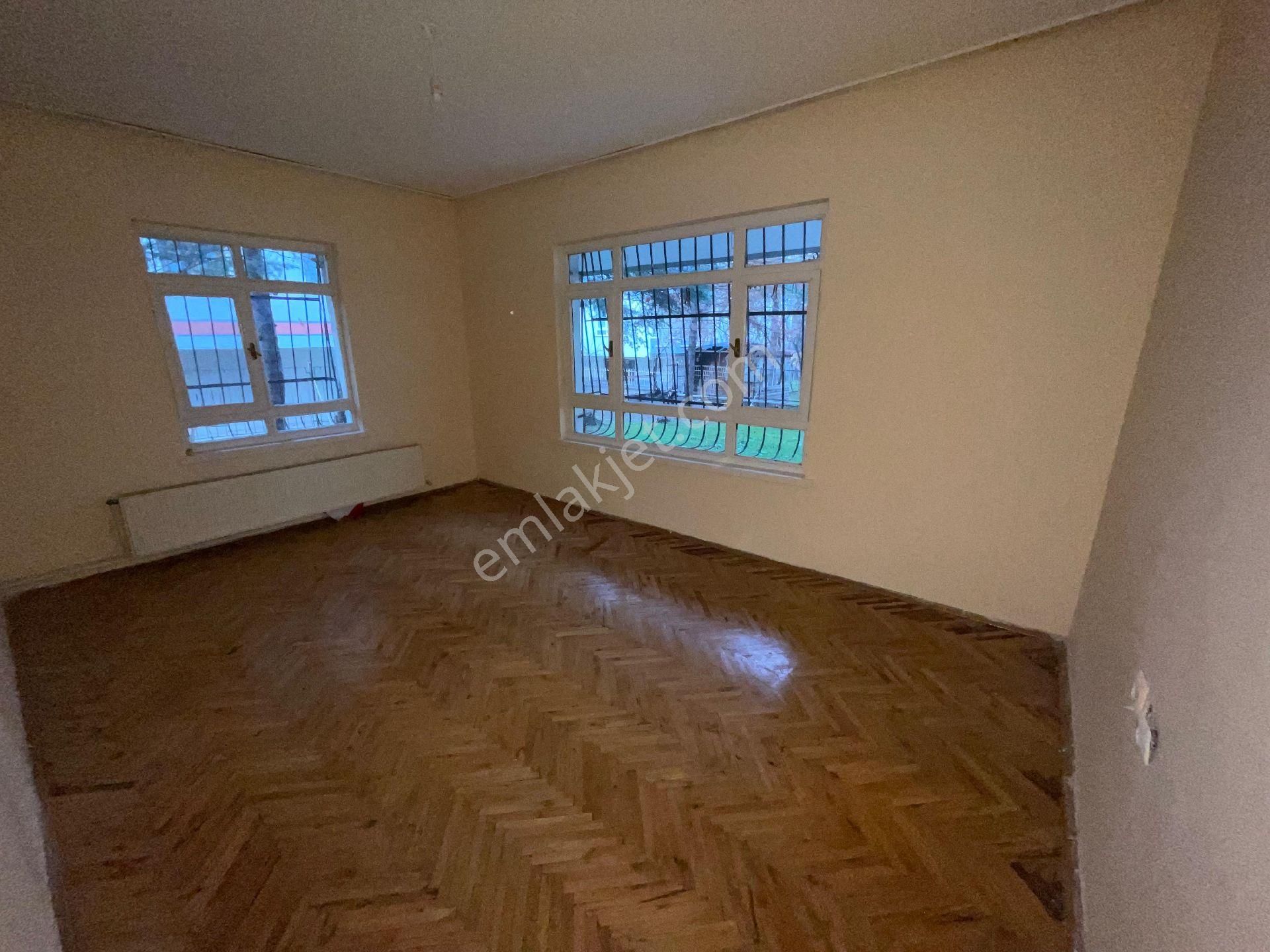 Karapürçek Çarşı İçerisinde 2+1 Giriş Kat Balkonlu - Görsel 5