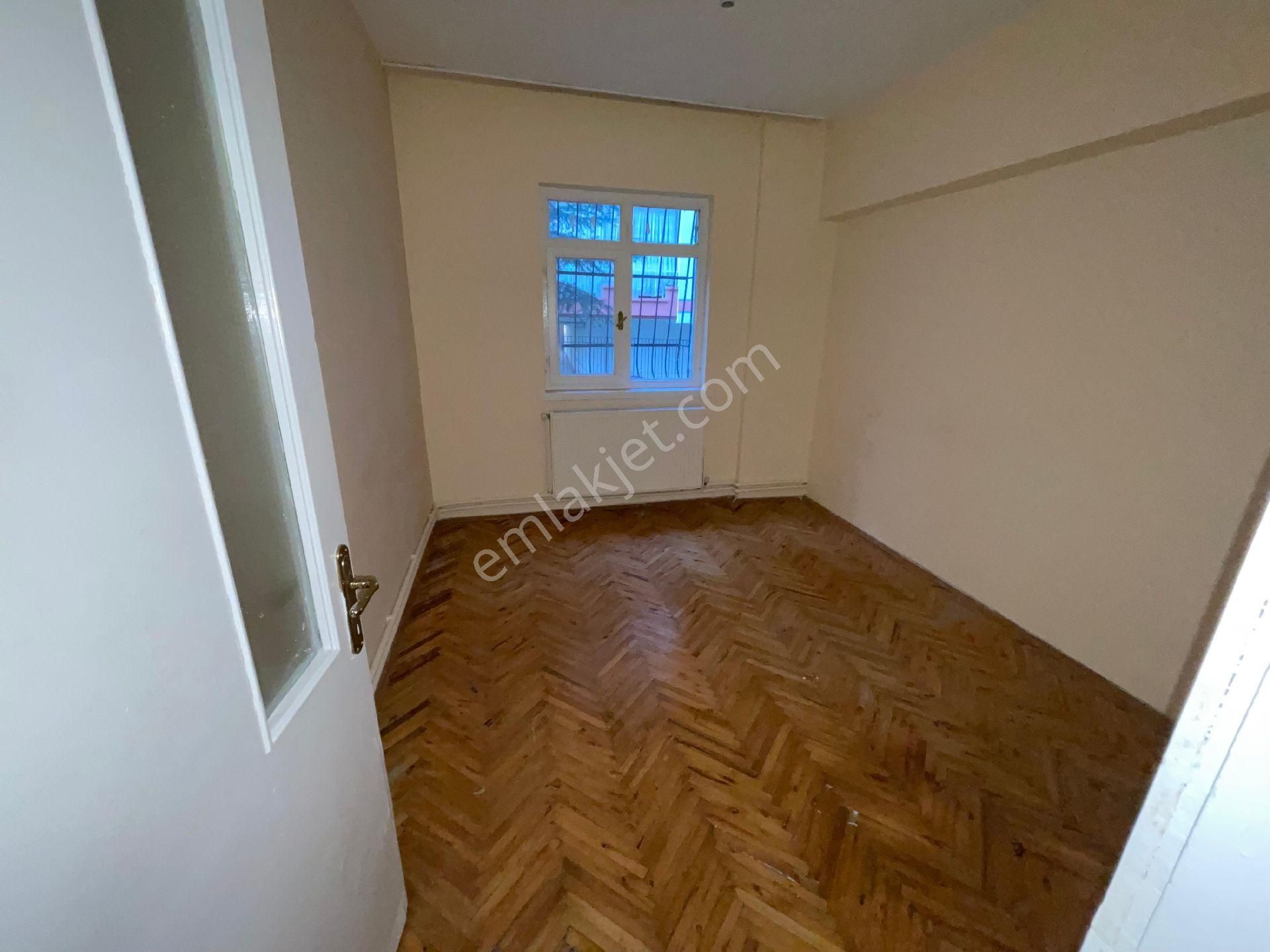 Karapürçek Çarşı İçerisinde 2+1 Giriş Kat Balkonlu - Görsel 7