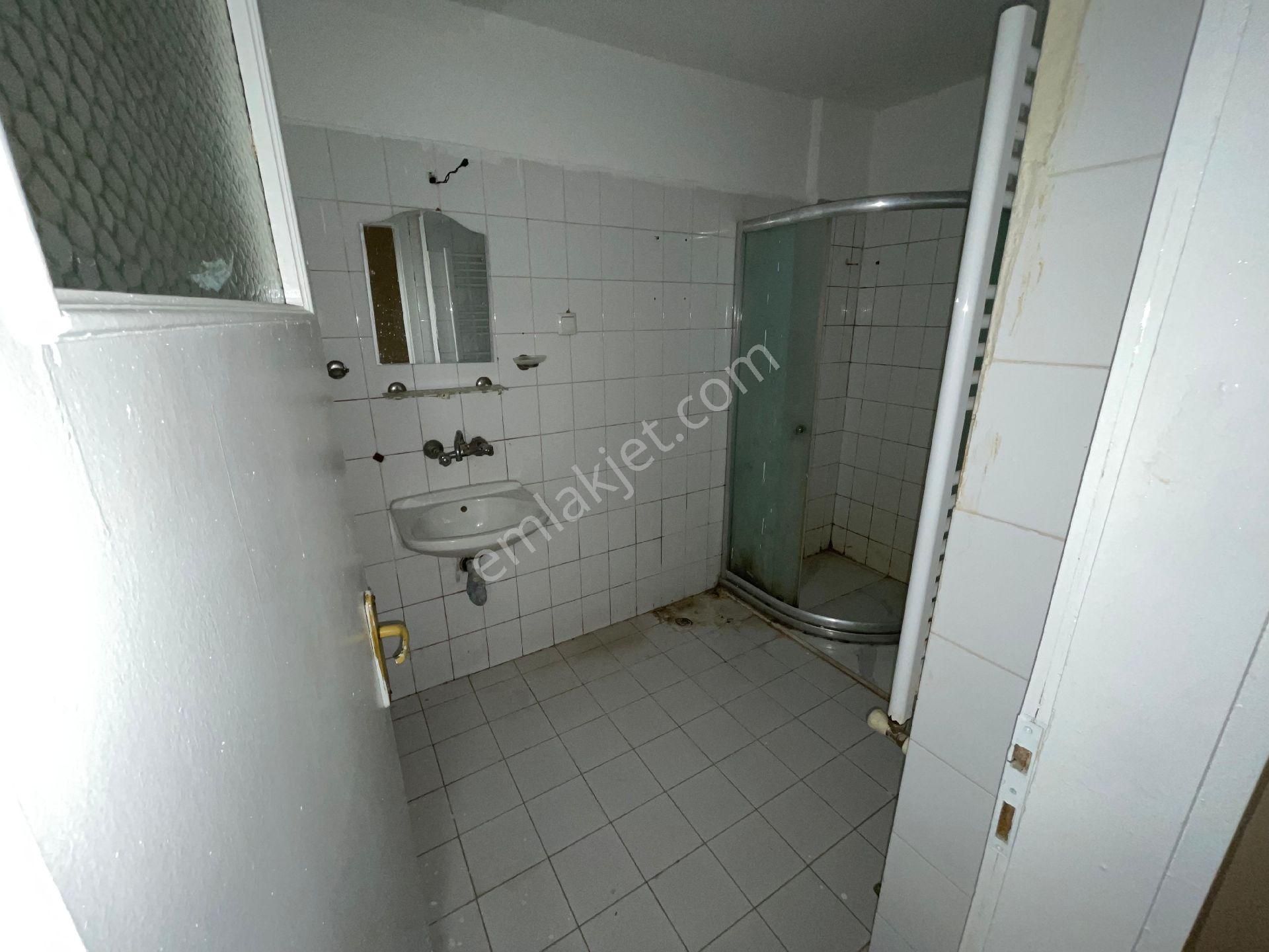 Karapürçek Çarşı İçerisinde 2+1 Giriş Kat Balkonlu - Görsel 14