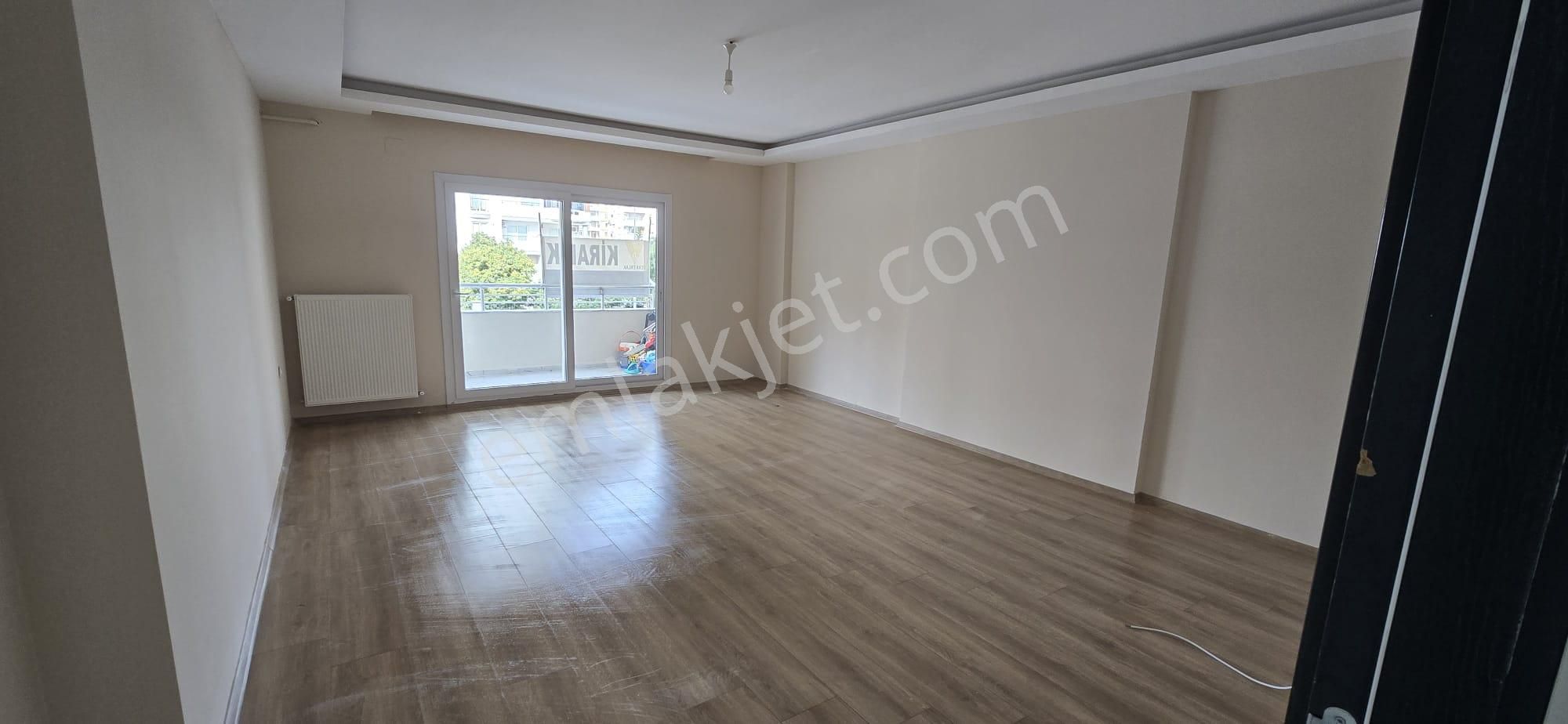 Adana Çukurovada Yurt Mahallesinde Doğalgazlı 3+1 Kiralık Fırsat Daire