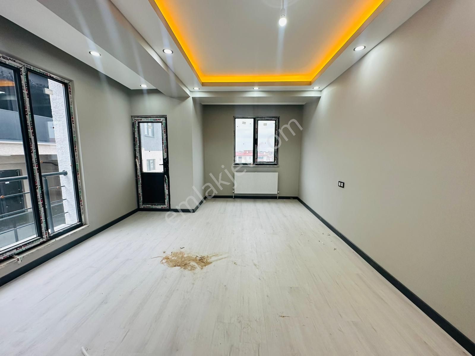 Güven'den Kapaklı'da Caddeye ,hastaneye Yakın Geniş 2+1 Daire - Görsel 4