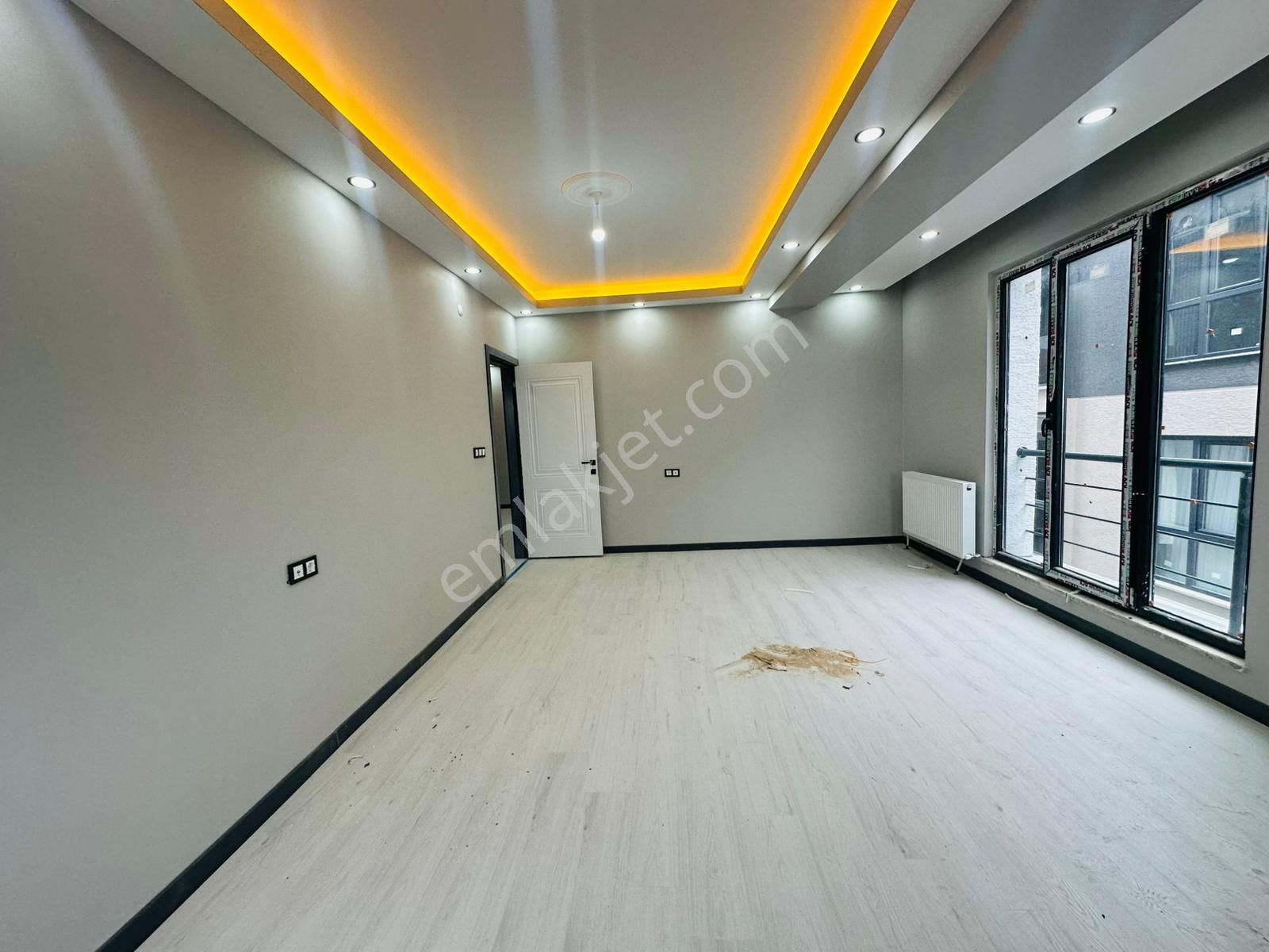 Güven'den Kapaklı'da Caddeye ,hastaneye Yakın Geniş 2+1 Daire