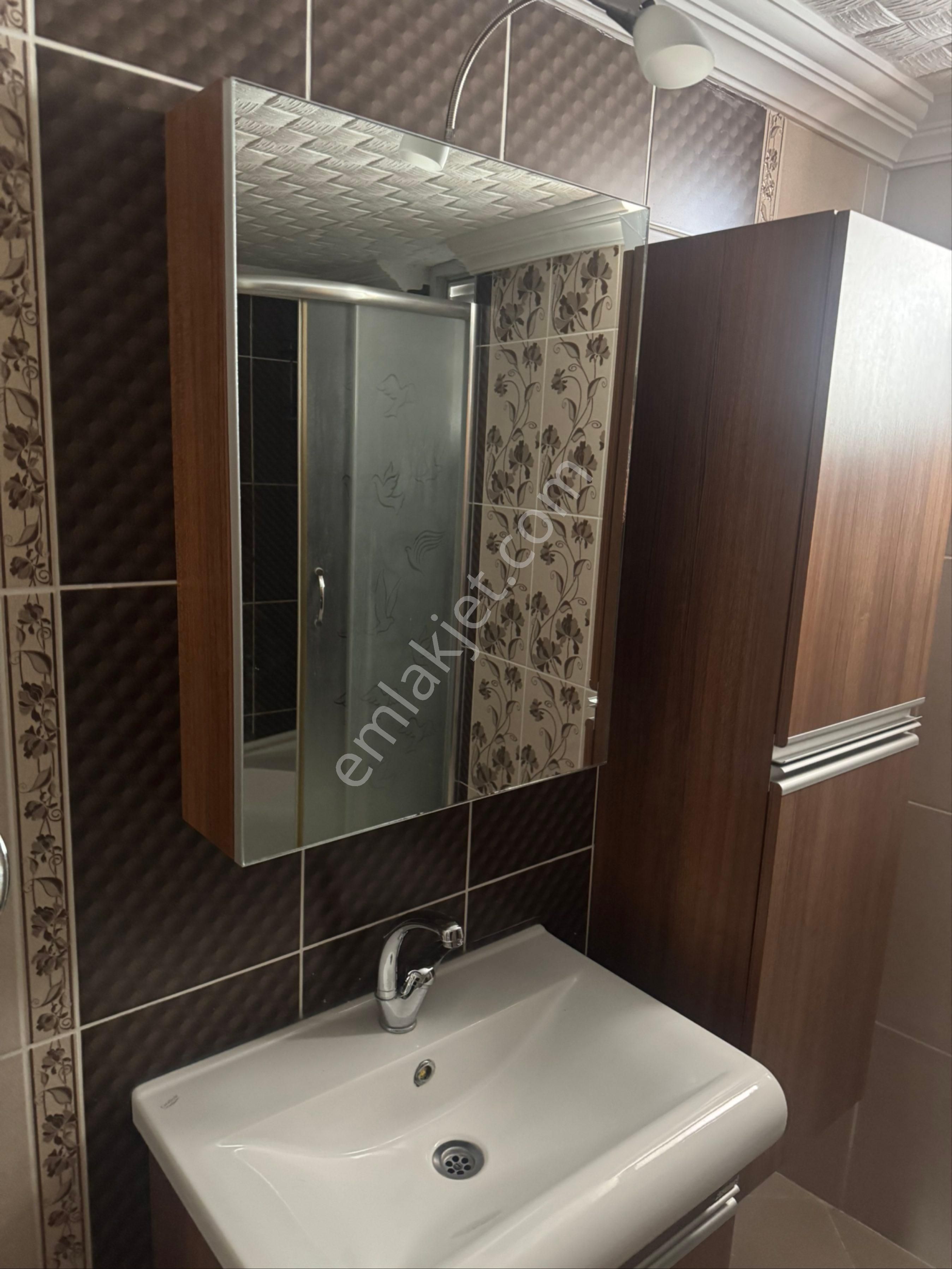 Selimiye Mahallesinde 250m2 5+1 10 Yaşında Dubleks Daire - Görsel 11