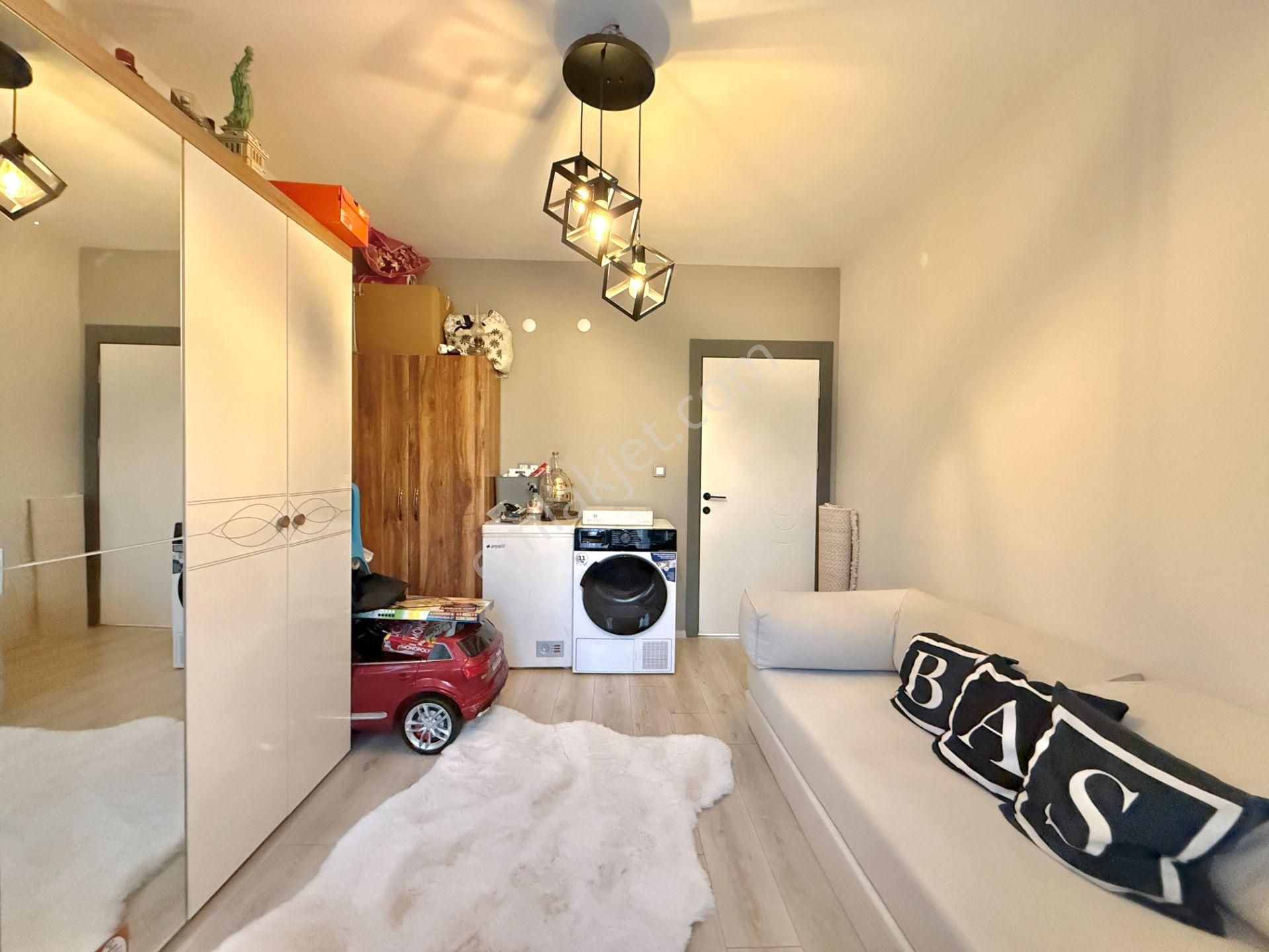 Pursaklar Mehmet Zengin Emlak'tan Otoparklı Asansörlü 3.kat 3+1 Ful Yapılı Daire - Görsel 15