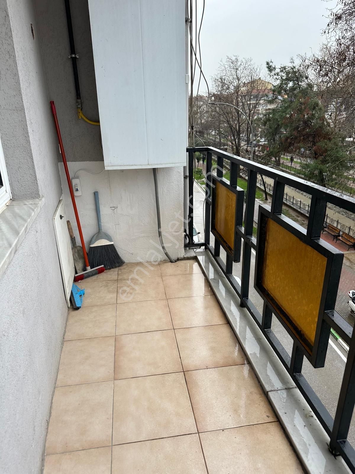 Gemlik Merkezde Cadde Üzeri 2+1 Eşyalı Kiralık Daire - Görsel 16