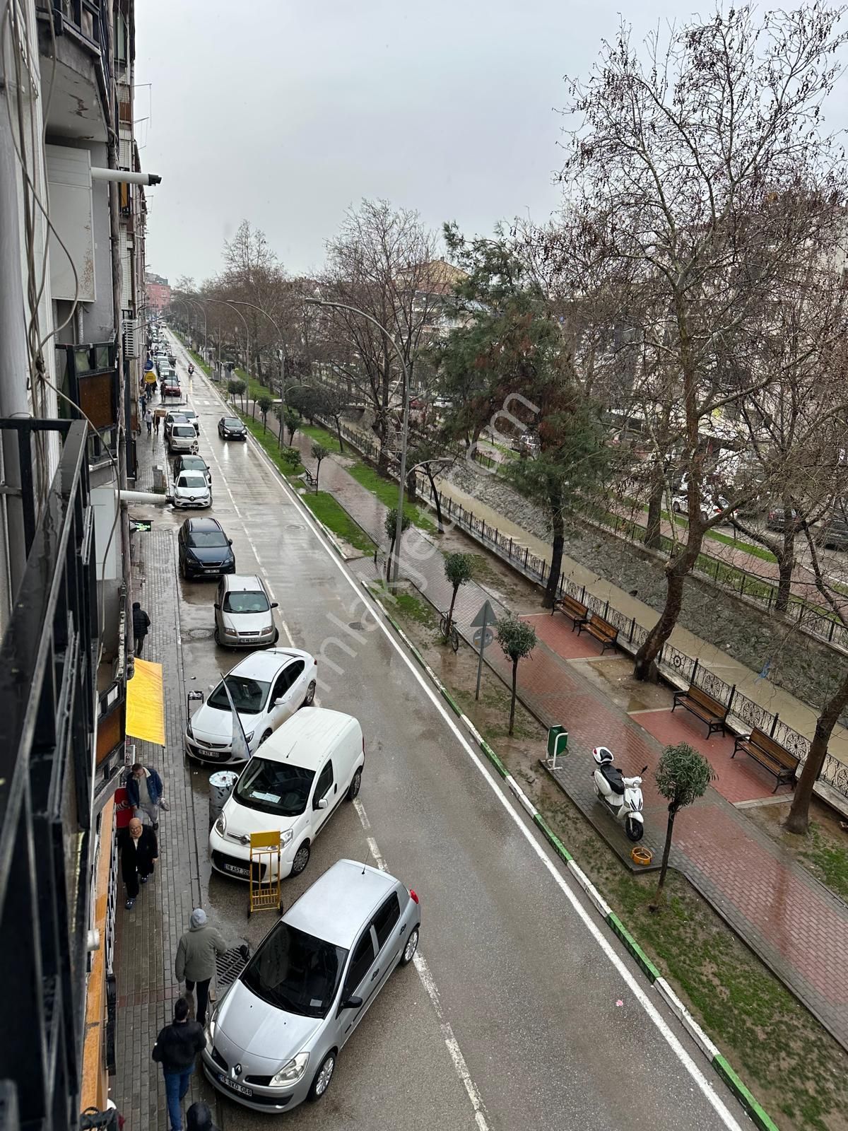 Gemlik Merkezde Cadde Üzeri 2+1 Eşyalı Kiralık Daire - Görsel 15