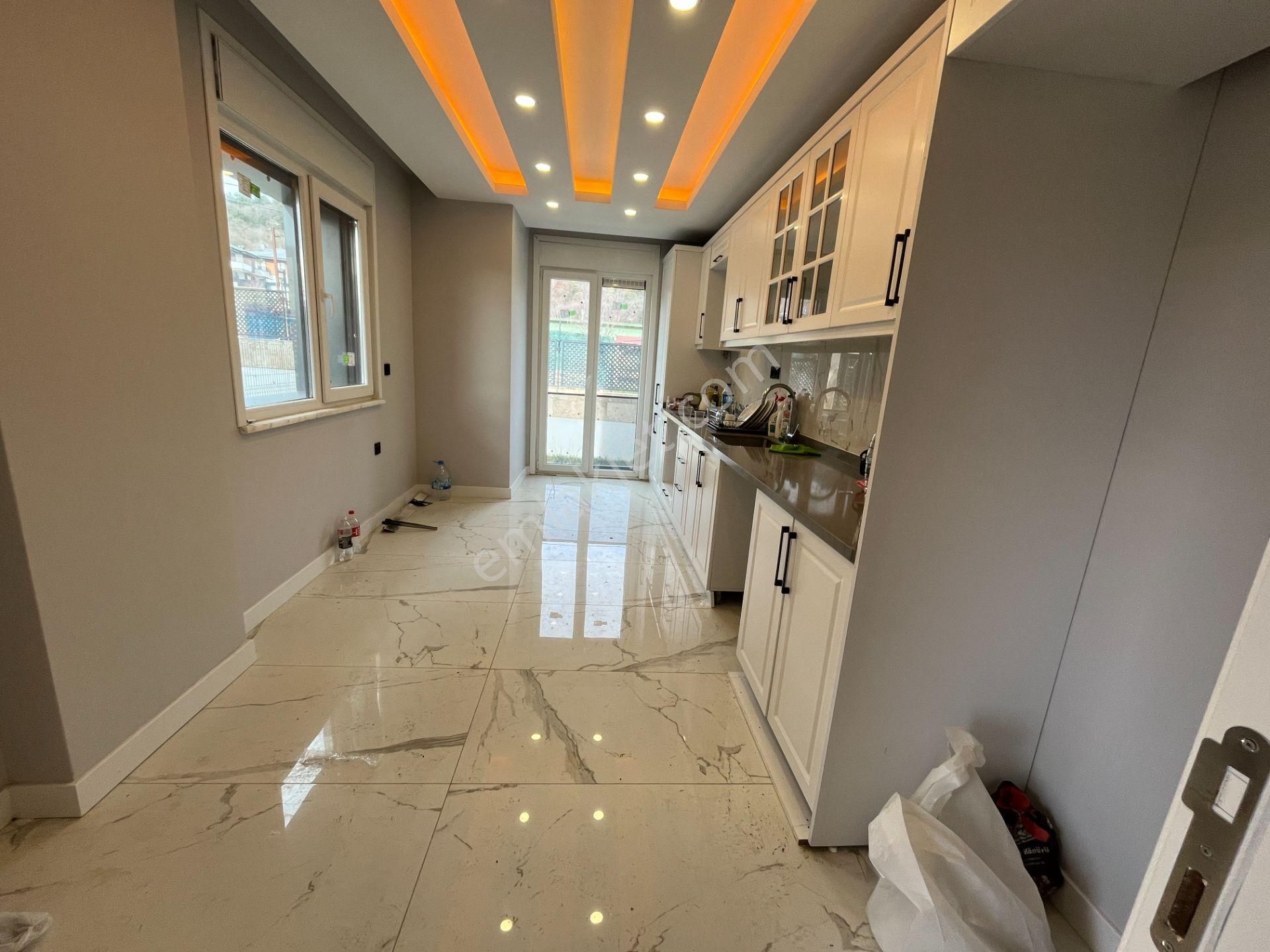 Şile Merkeze Yakın Müstakil Havuzlu 2 Katlı 6+1 Sıfır Lüks Villa - Görsel 11