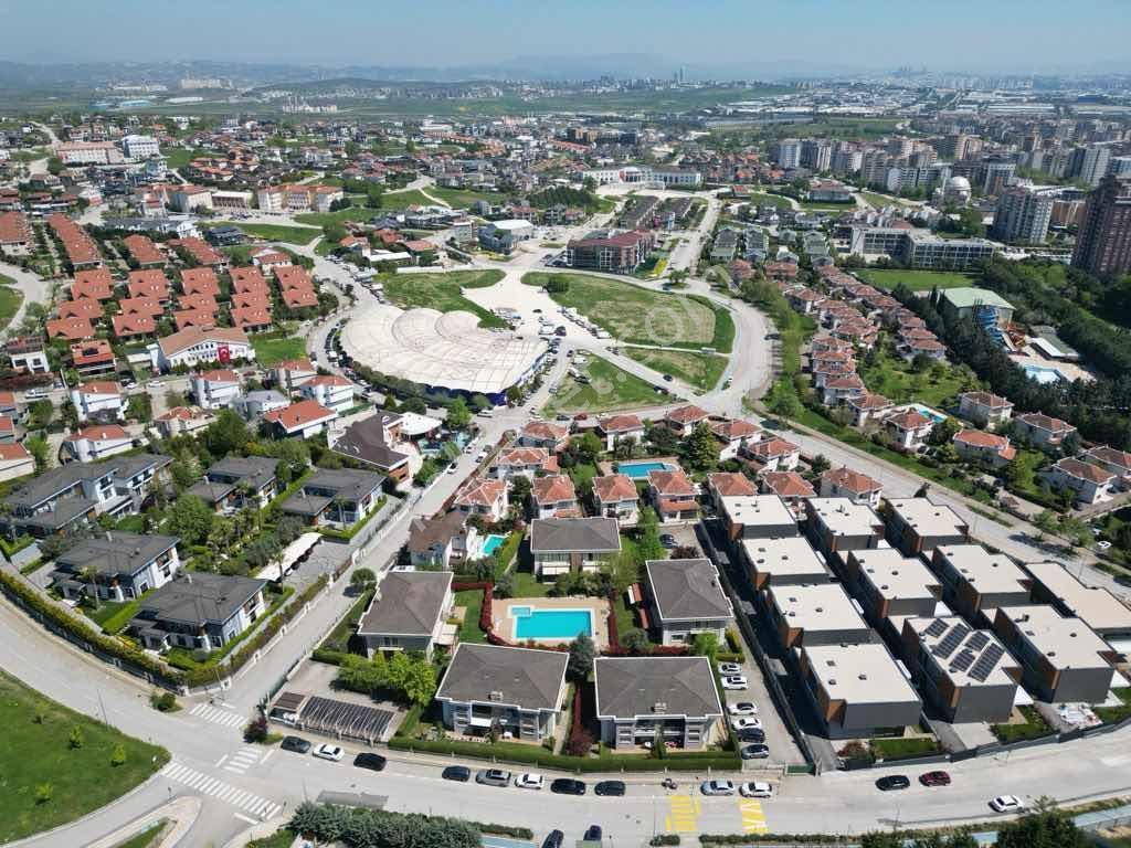 Nilüfer Özlüce 19 Mayıs Ada Sitesinde Satılık Lüks Villa - Görsel 29