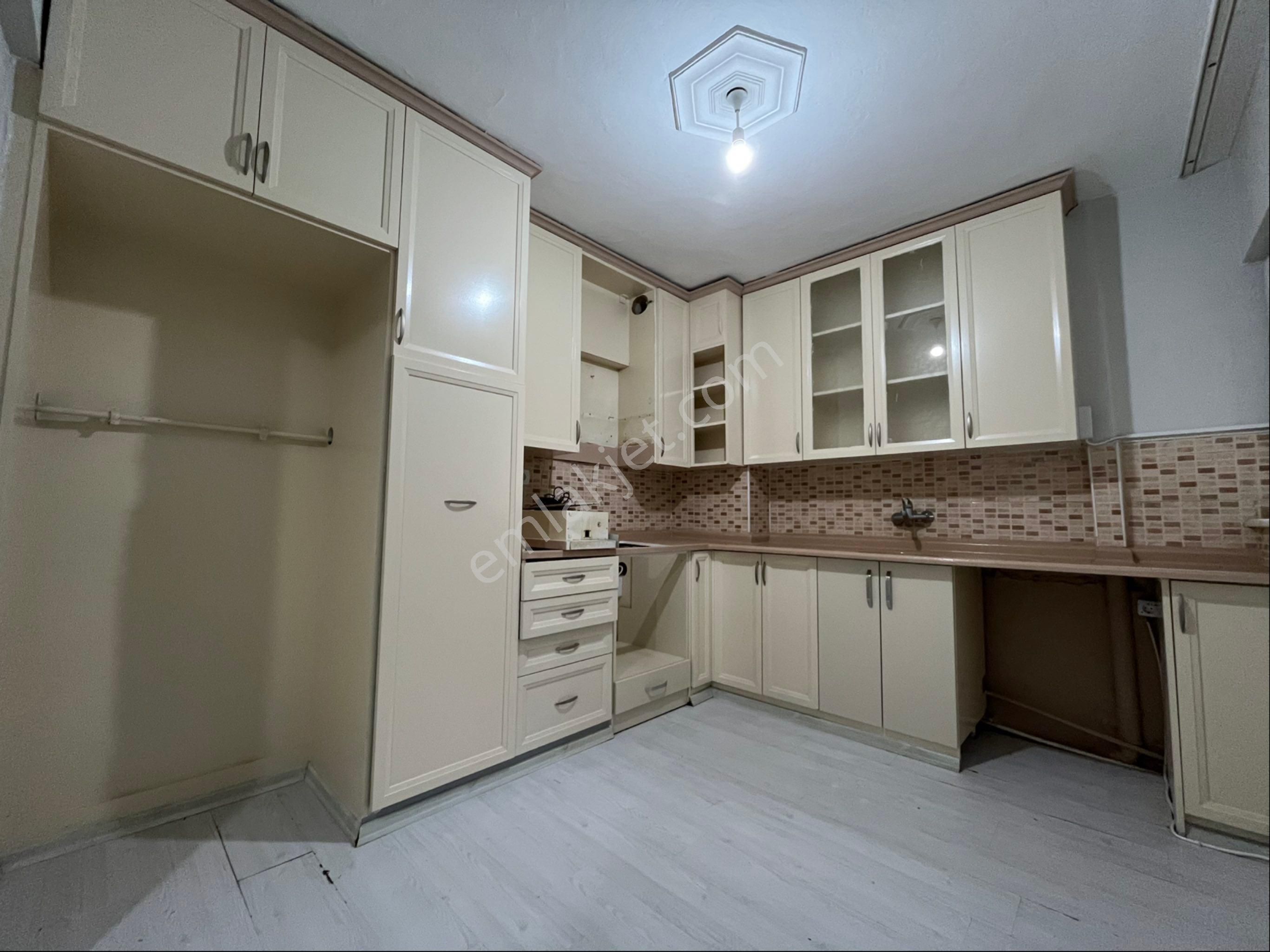 Değirmenönü’de Acil Satılık 3+1 Fırsat Daire