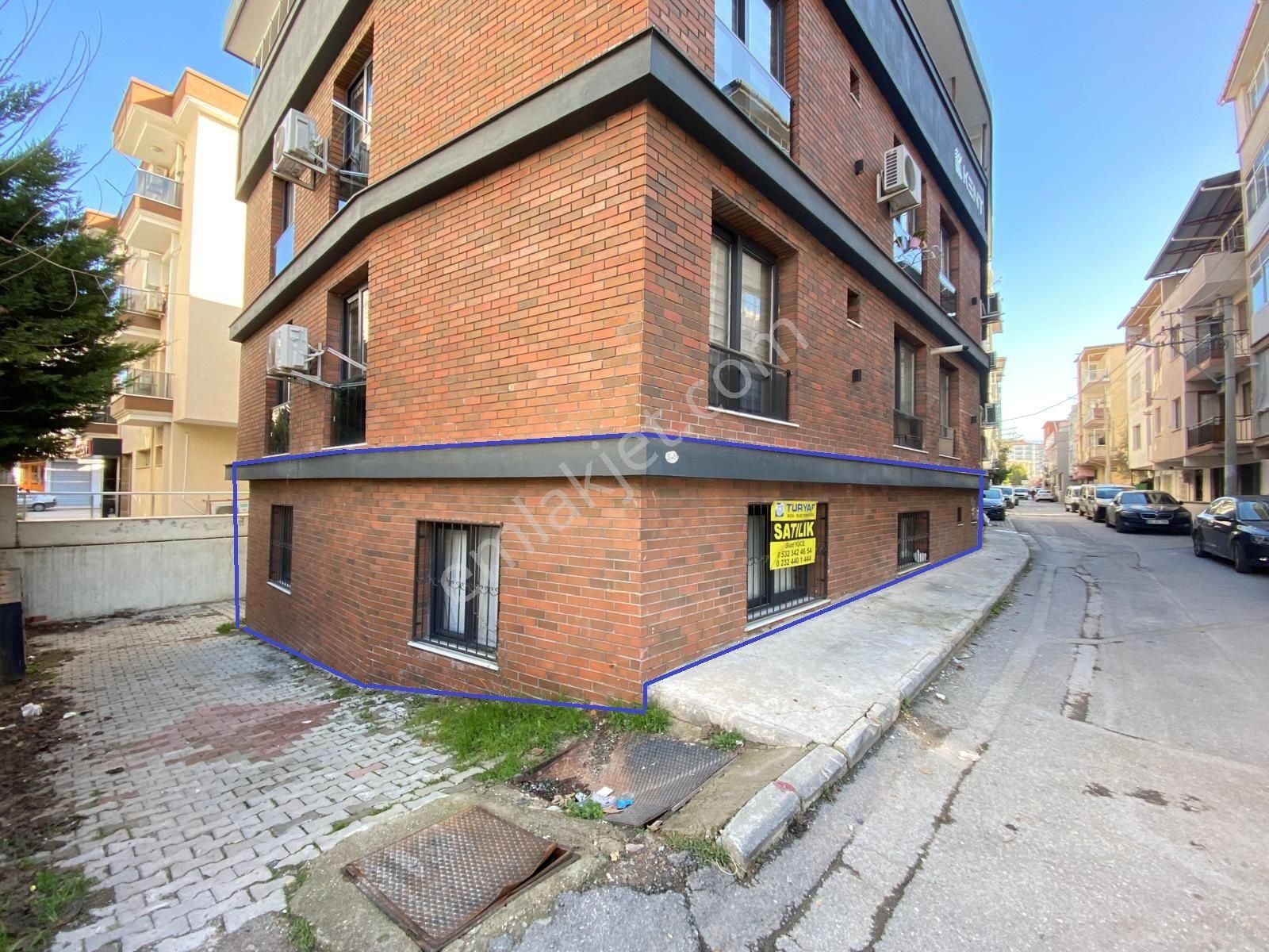 Buca Çamlıkule Mah Yeni İzban Durağı Yanı Köşe 2+1 Daire