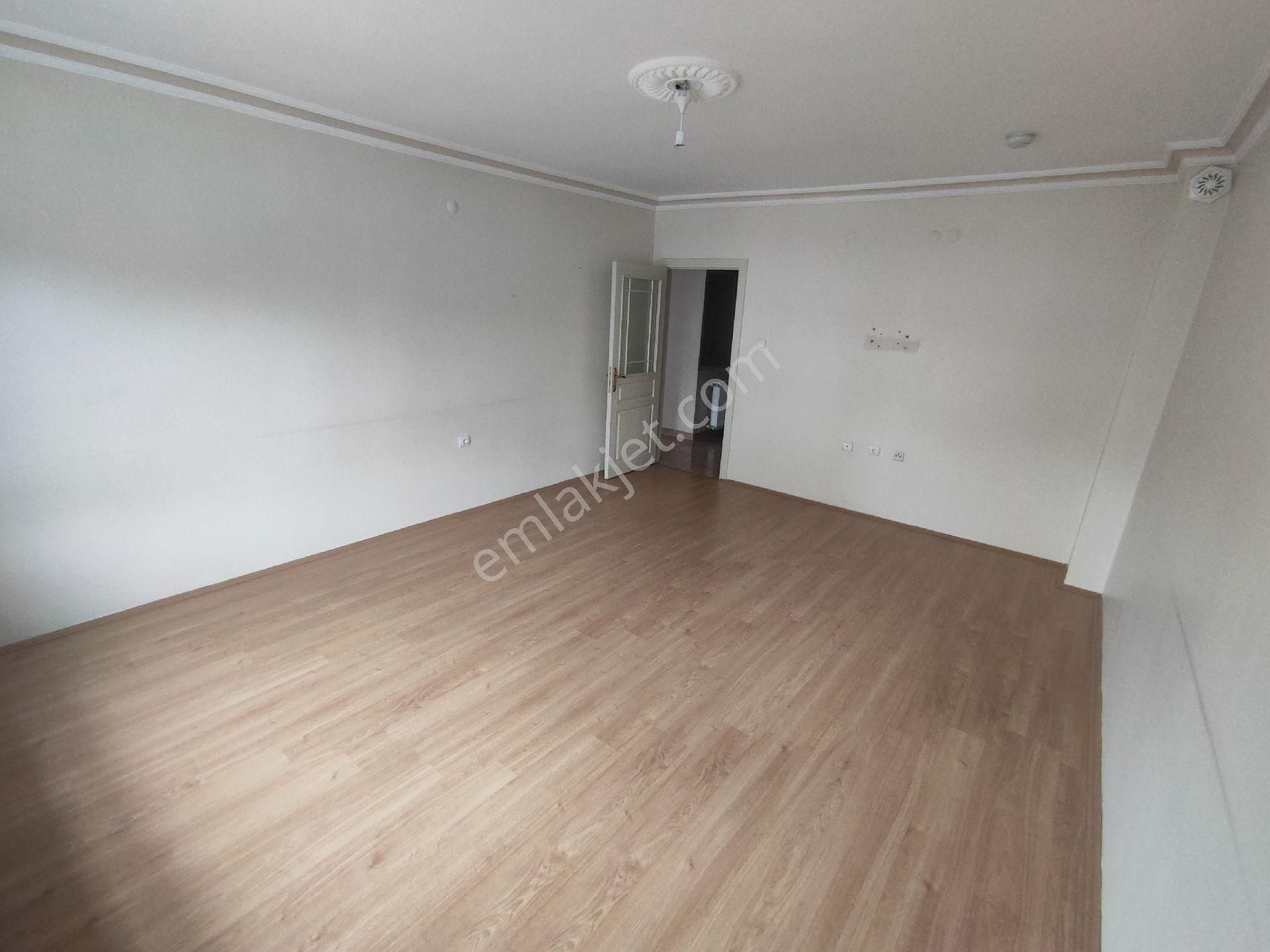 Karapürçek Mah Merkezde 3+1 Cadde Üzerinde Kiralık Daire - Görsel 4